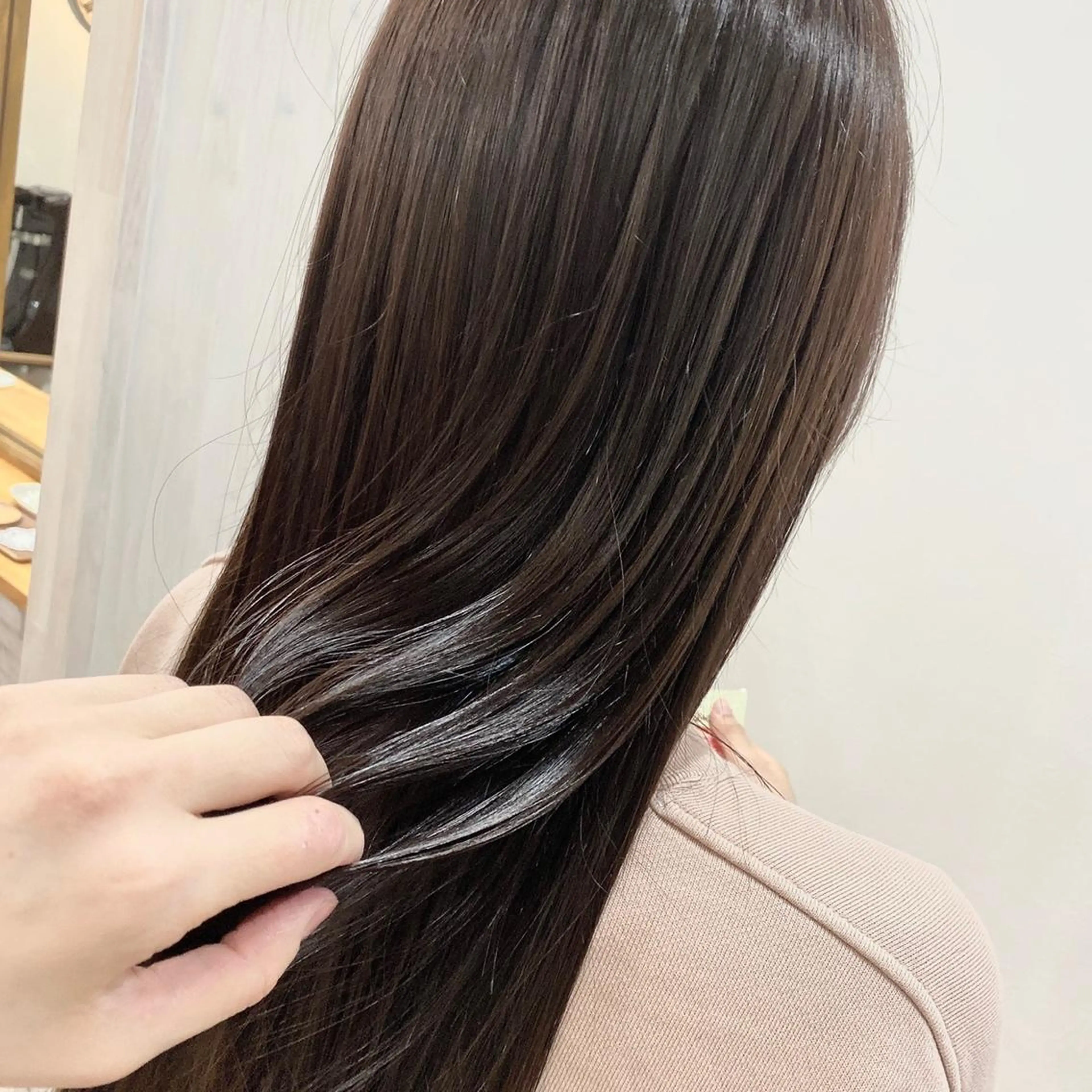 セミロング 髪質改善 大田 留衣のヘアスタイル