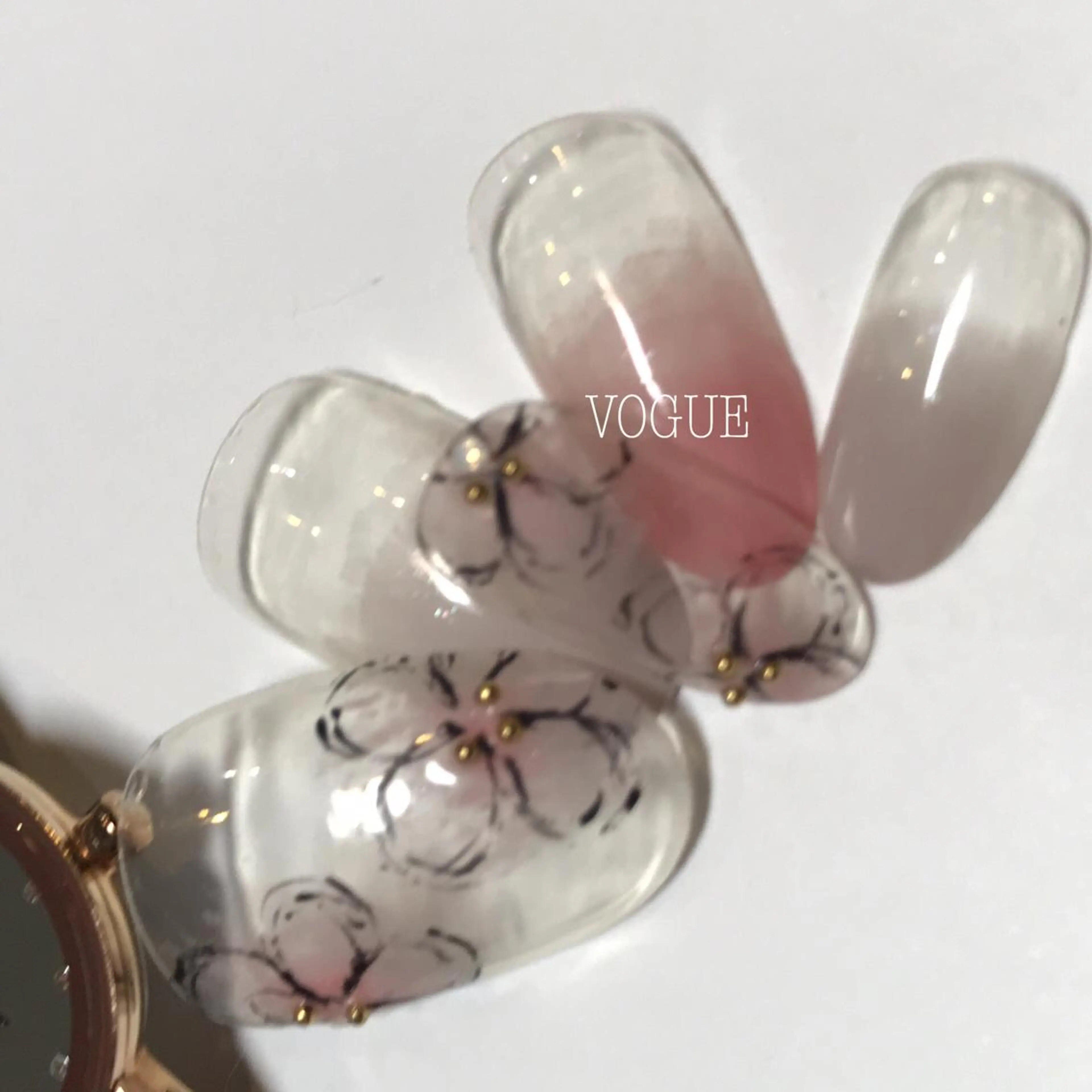 ネイル ハンドネイル VOGUE ×SWANのネイルデザイン