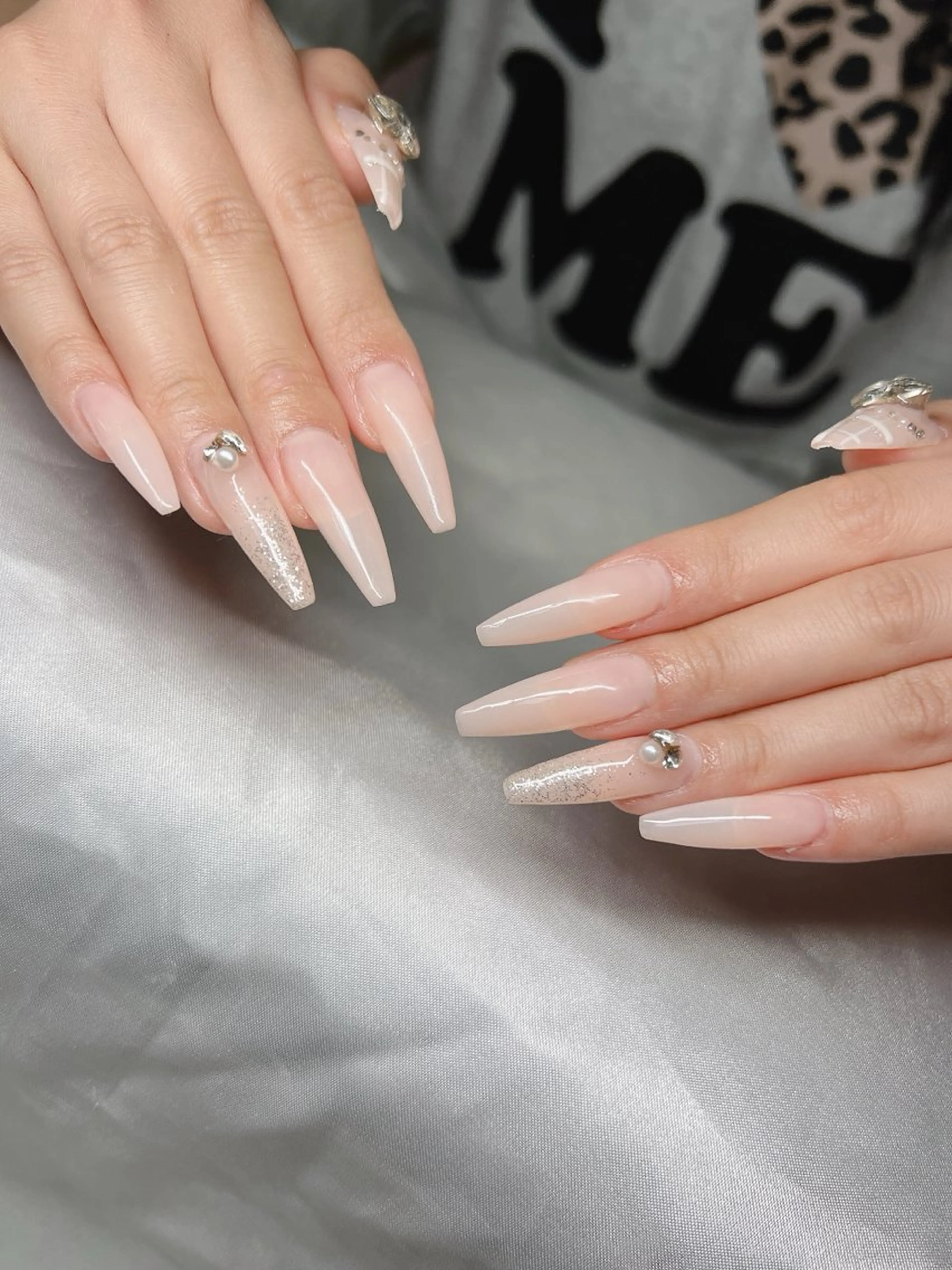 ネイル 長さ出し グラデーション 卒業式 キラキラネイル マグネットネイル Lee Nailsのネイルデザイン