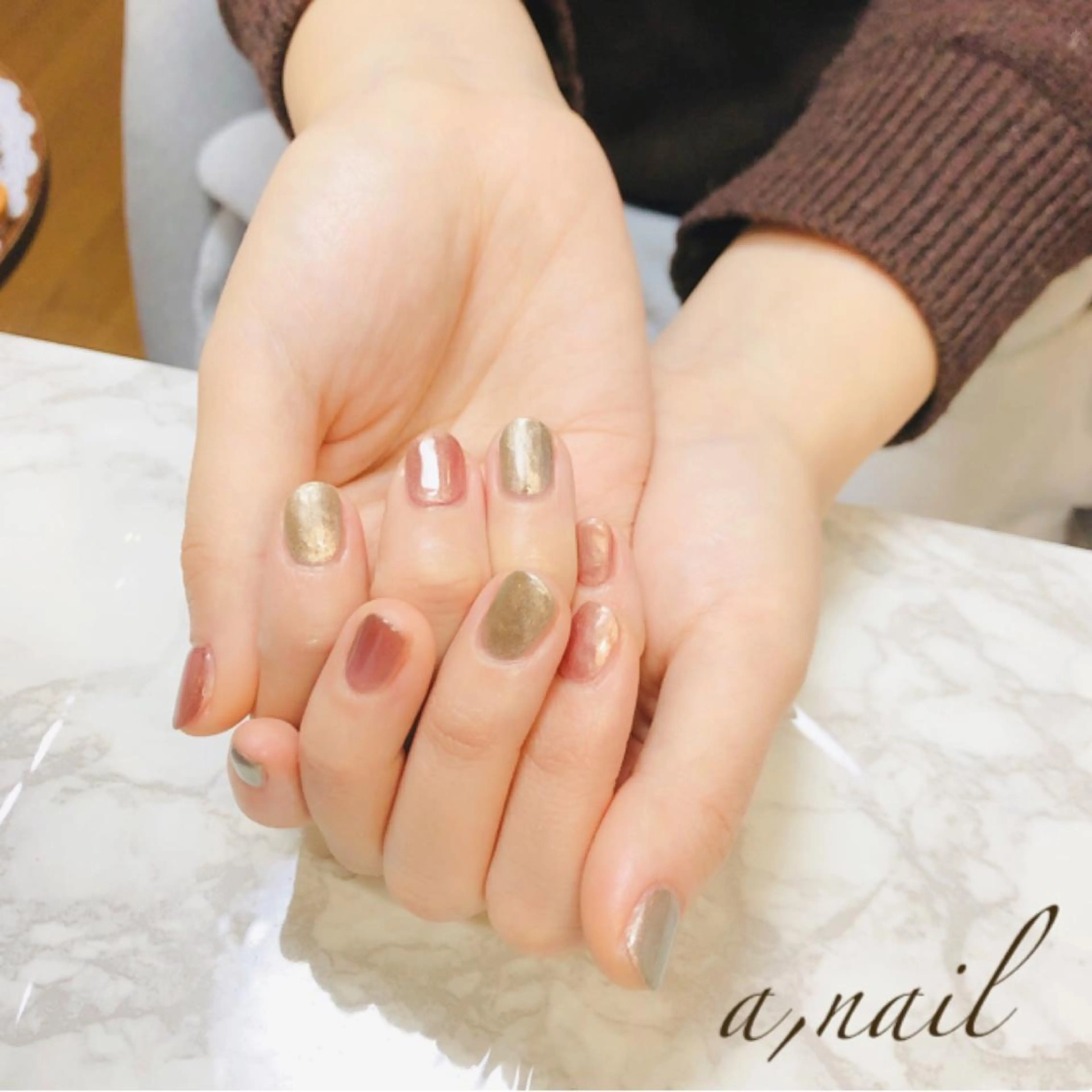 ネイル フットネイル ラメ(グリッター) ニュアンスネイル オフィスネイル ワンカラーネイル ハンドネイル ネイルサロン エーネイルのネイルデザイン