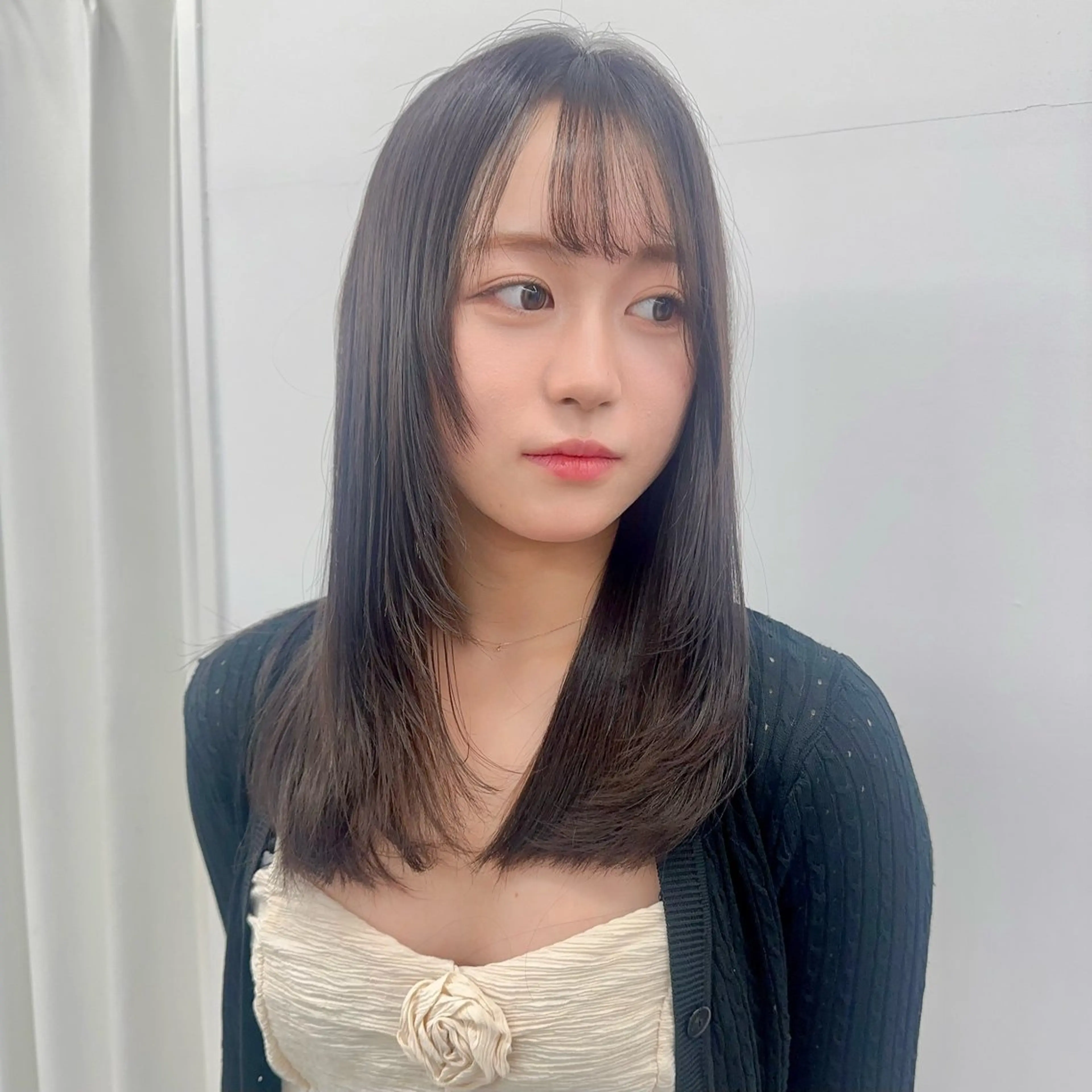 ミディアム カラー カット ヘアカラー トリートメント ブリーチなし/レイヤ ー特化🌈Tommyのヘアスタイル