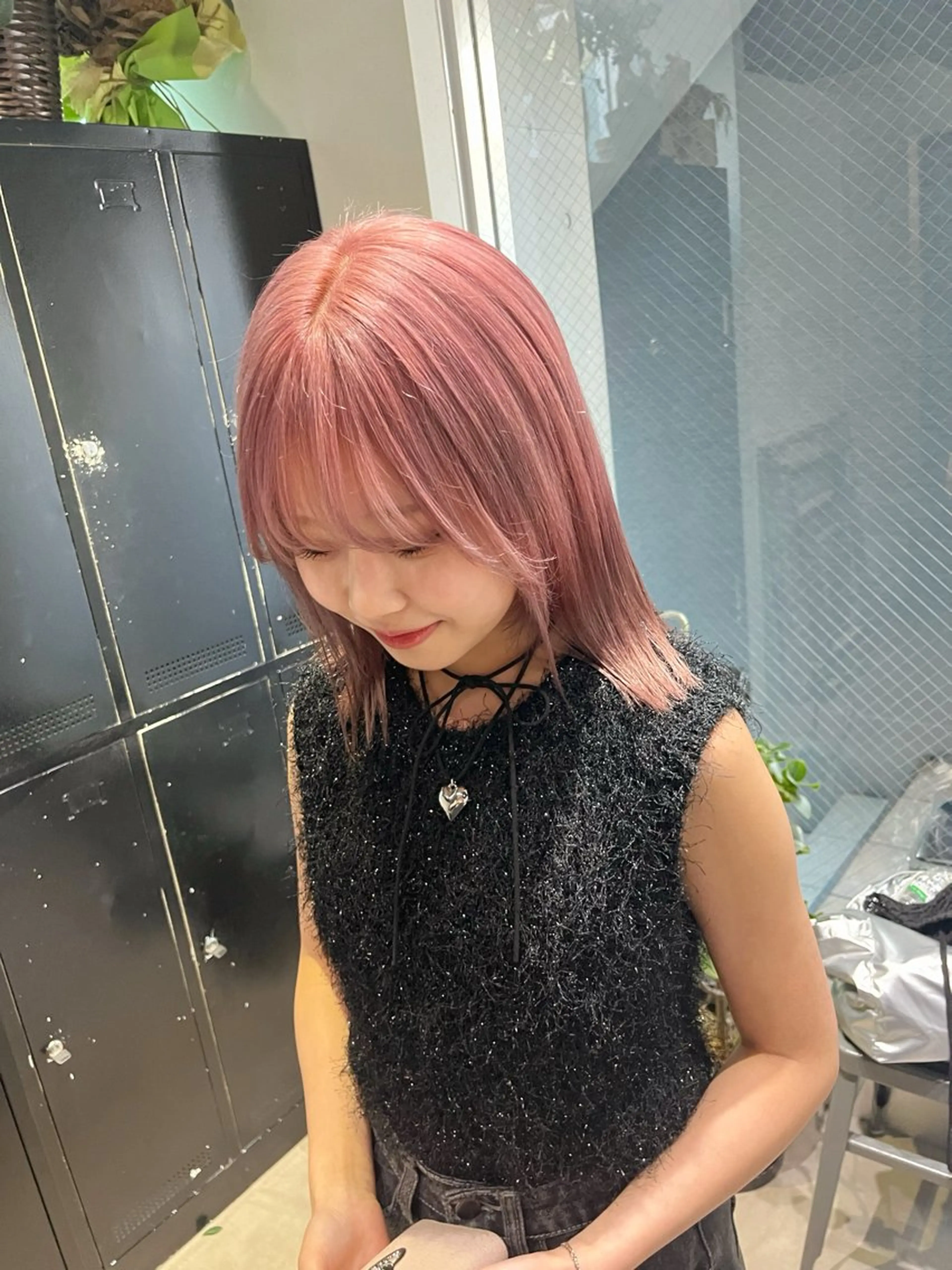 ミディアム カラー アッシュ ブリーチ ケアブリーチ グレージュ ピンクカラー ミルクティーベージュ ブリーチ　店長　清水のヘアスタイル