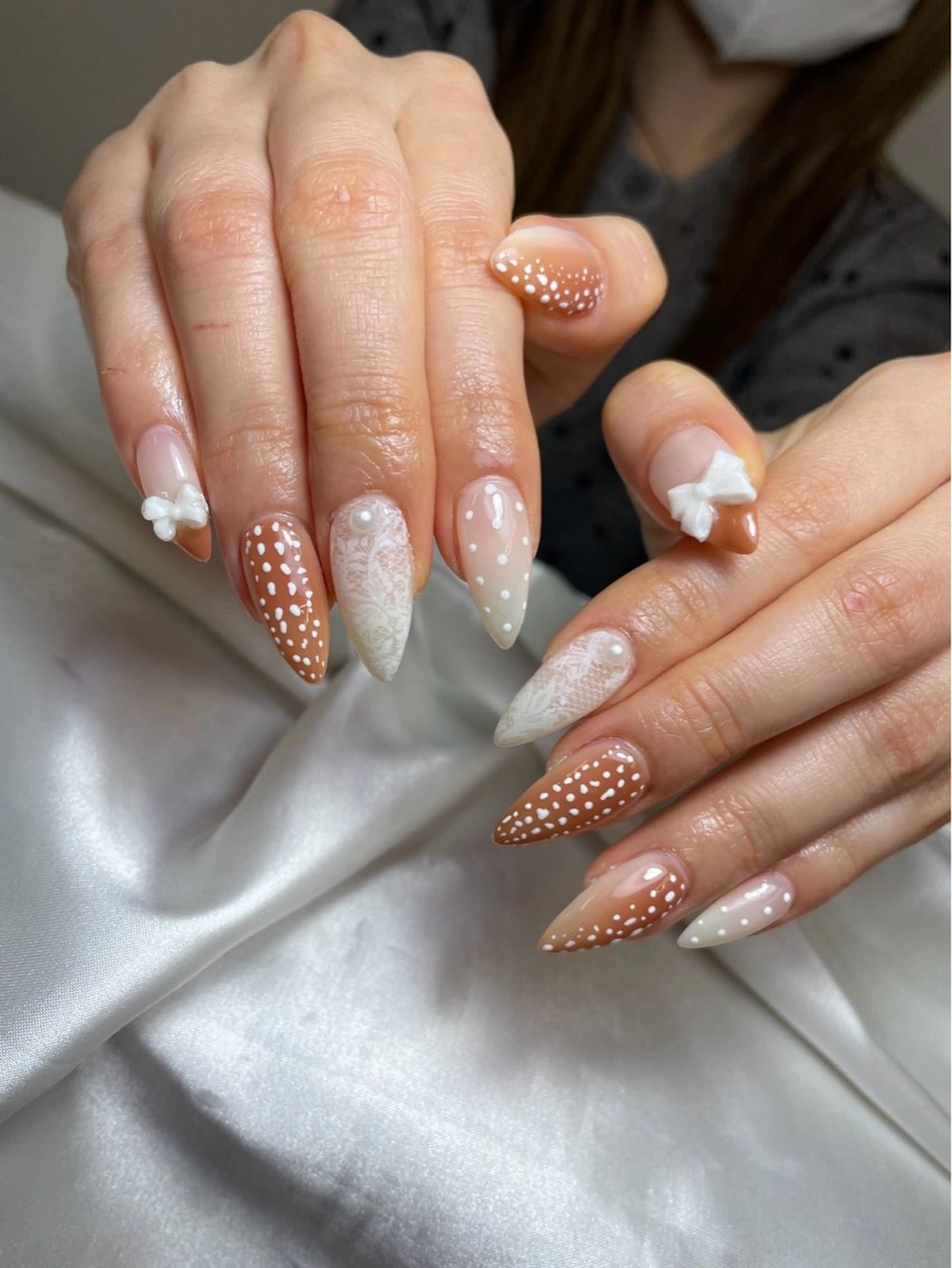 ネイル チークネイル 長さ出し フットネイル ジェルネイル 卒業式 𝓐𝓷𝓻𝓲 XiinhNailのネイルデザイン
