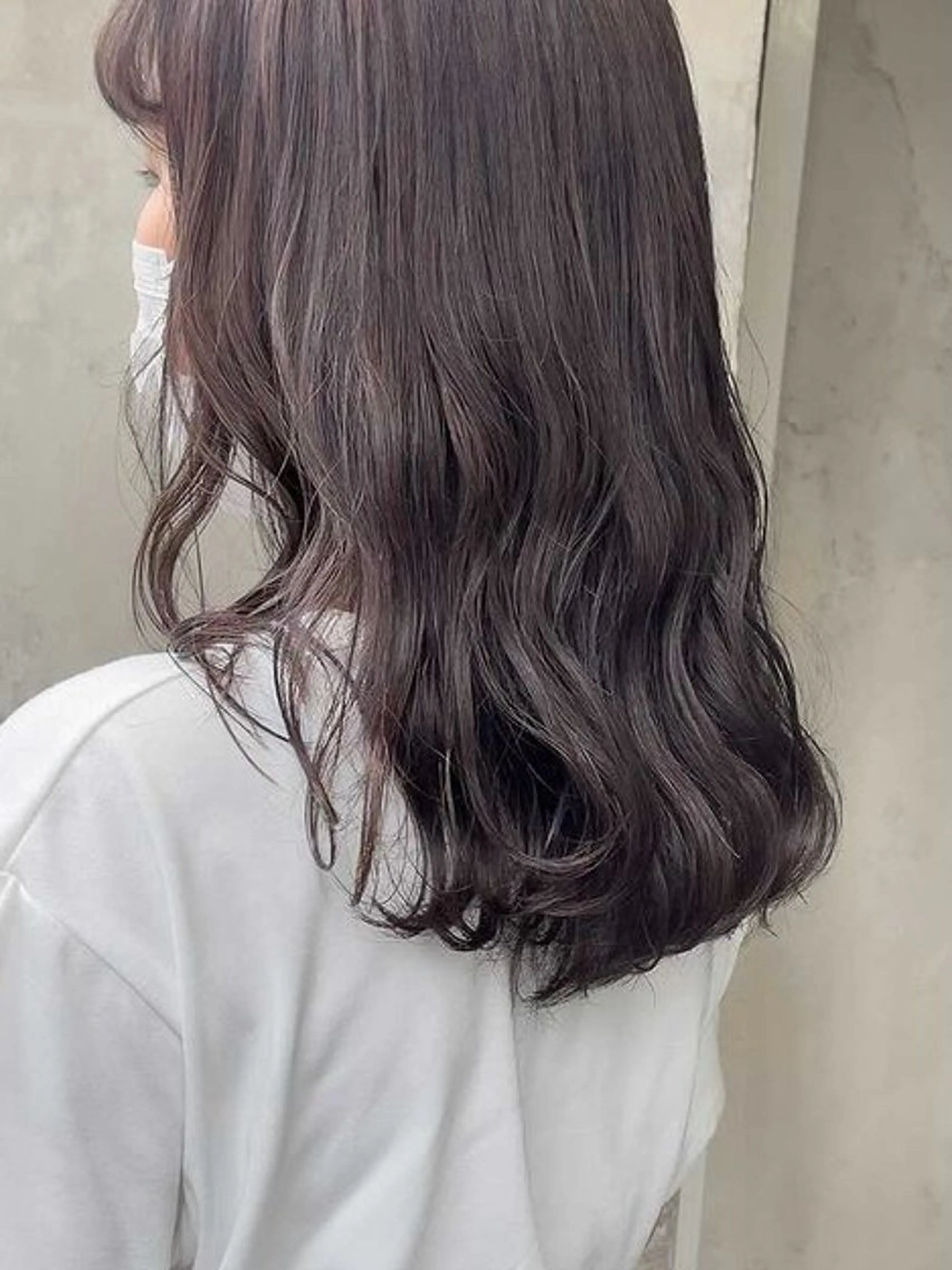 セミロング カラー グレージュ ラベンダーカラー ラベンダーグレージュ ラベンダーグレー 鈴木由衣 /ショート/艶カラーのヘアスタイル