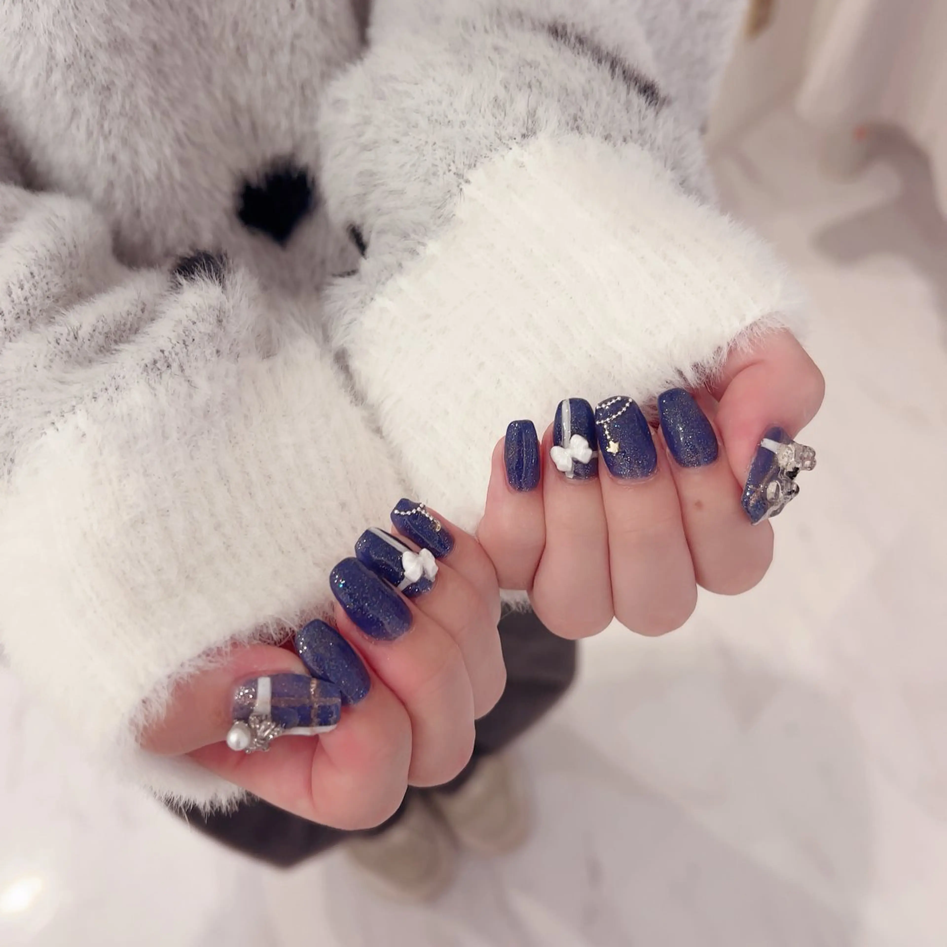 ネイル ジェルネイル パラジェル HENECY🍓 momokaのネイルデザイン