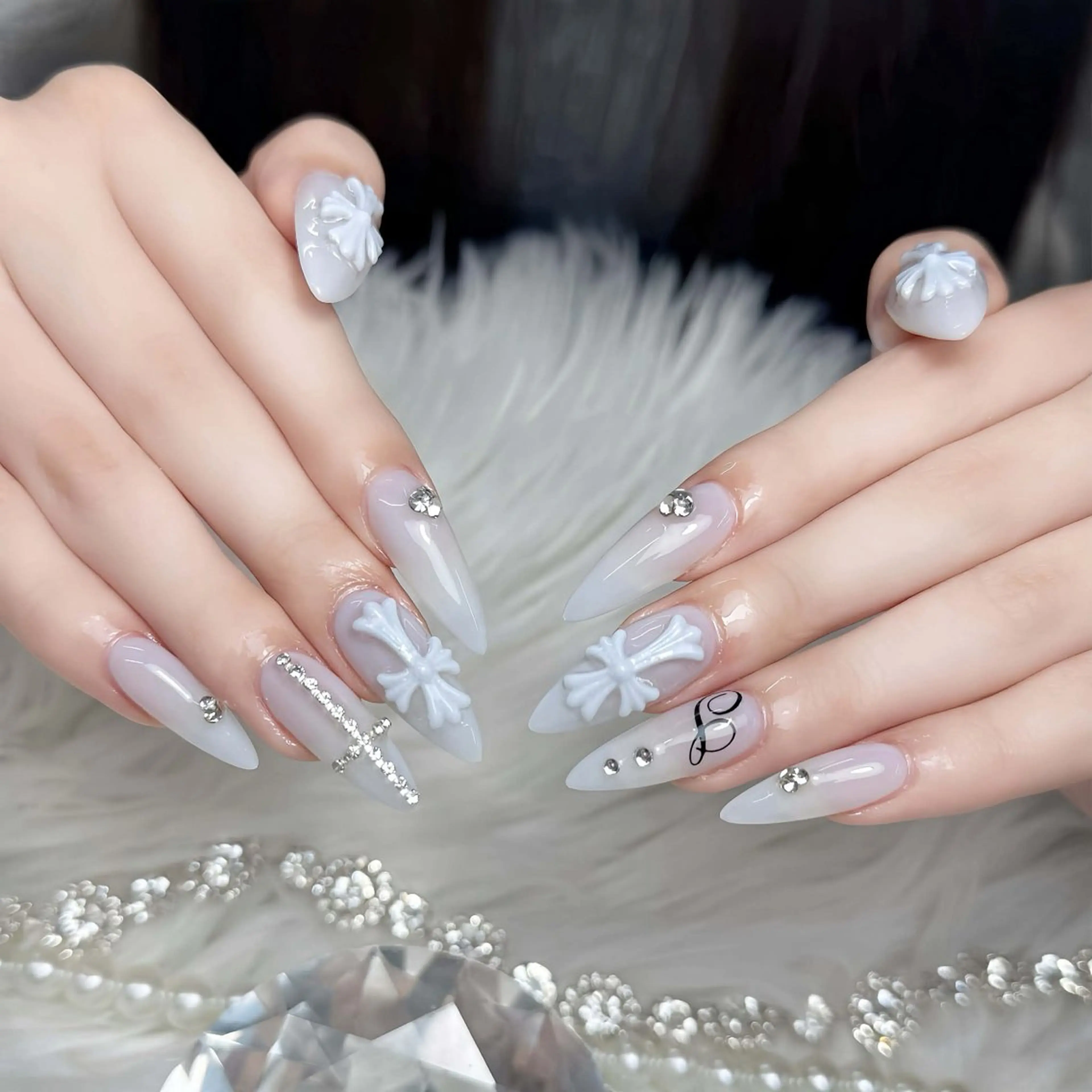 ネイル ハンドネイル ハンドケア いちご ちゃんのネイルデザイン