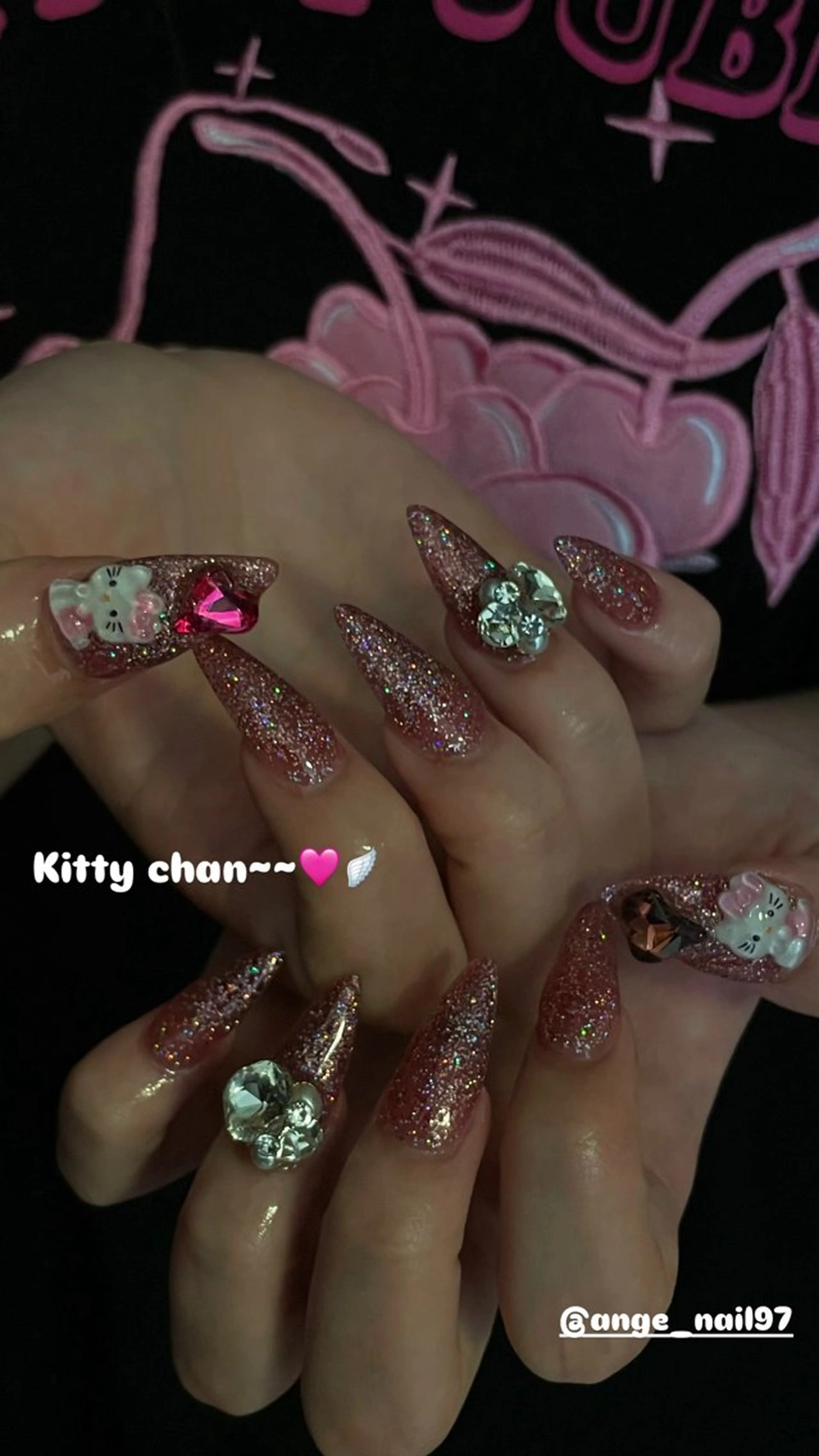 ネイル ラメ(グリッター) ロングネイル ピンク スカルプネイル ネイルチップ ハンドネイル Nail salon 🎀Angeのネイルデザイン
