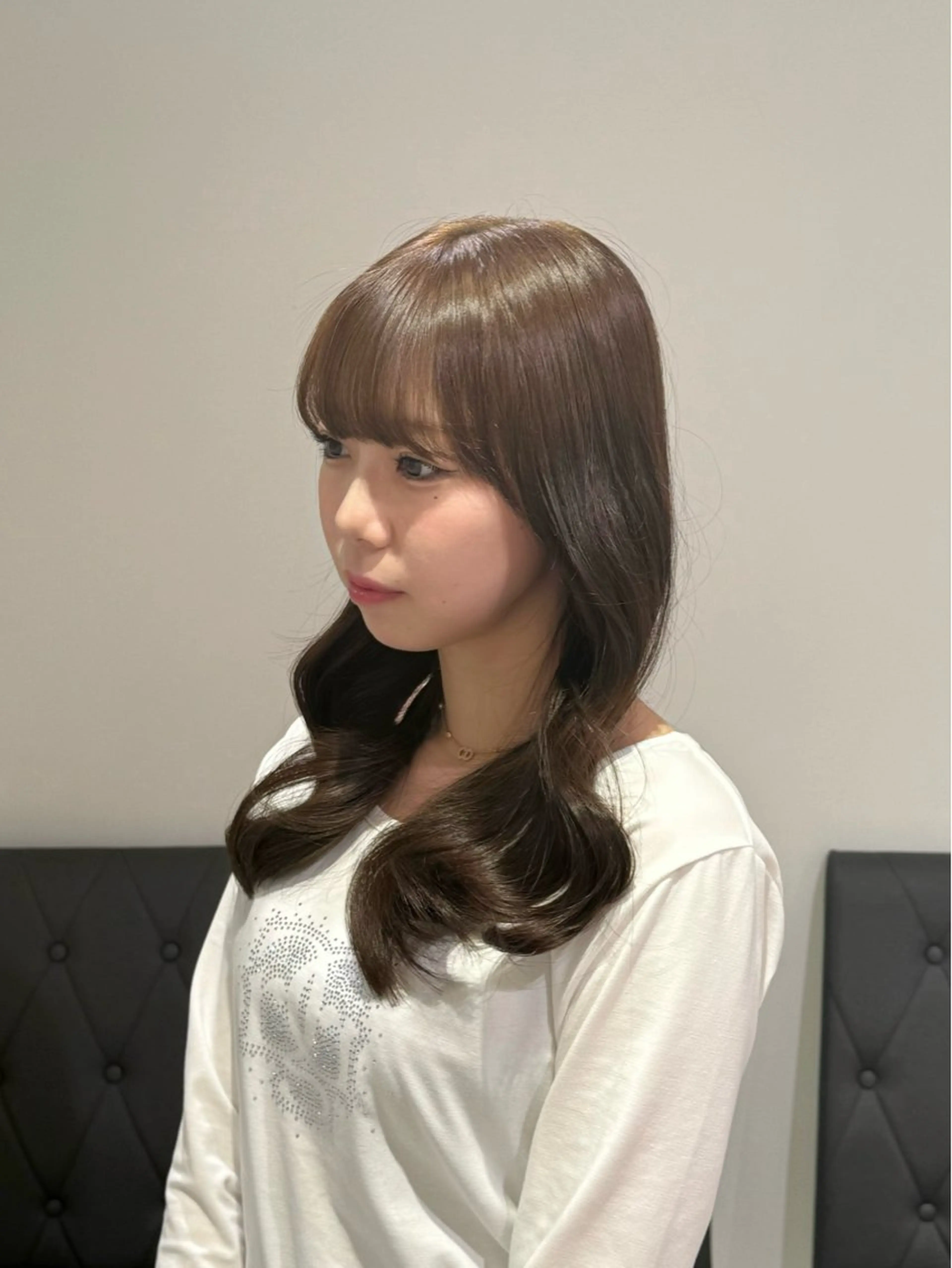 セミロング カラー ヘアカラー 透明感ハイトーン 🪽☾mizukiのヘアスタイル