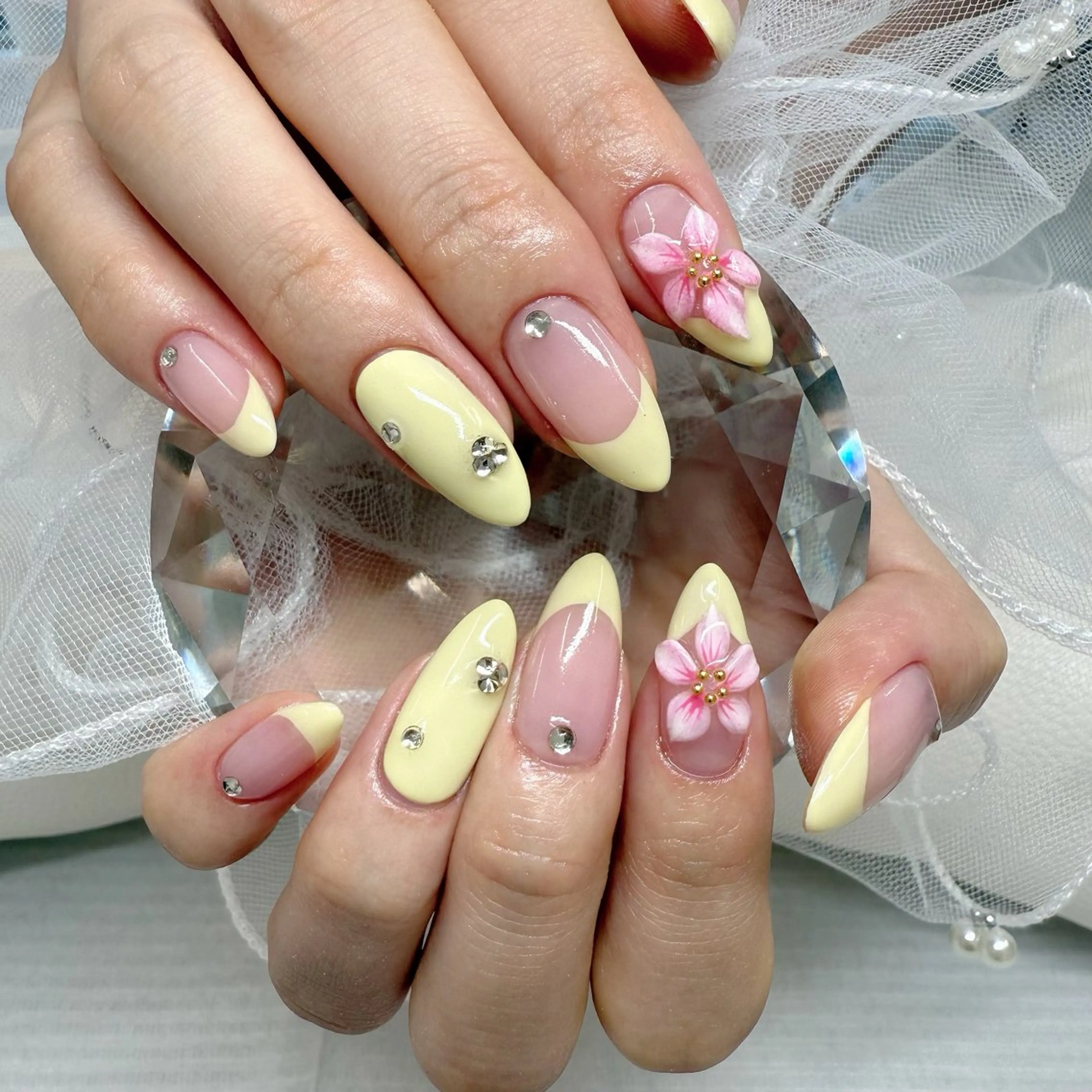 ネイル フラワーネイル 黄色 Amie NAILのネイルデザイン