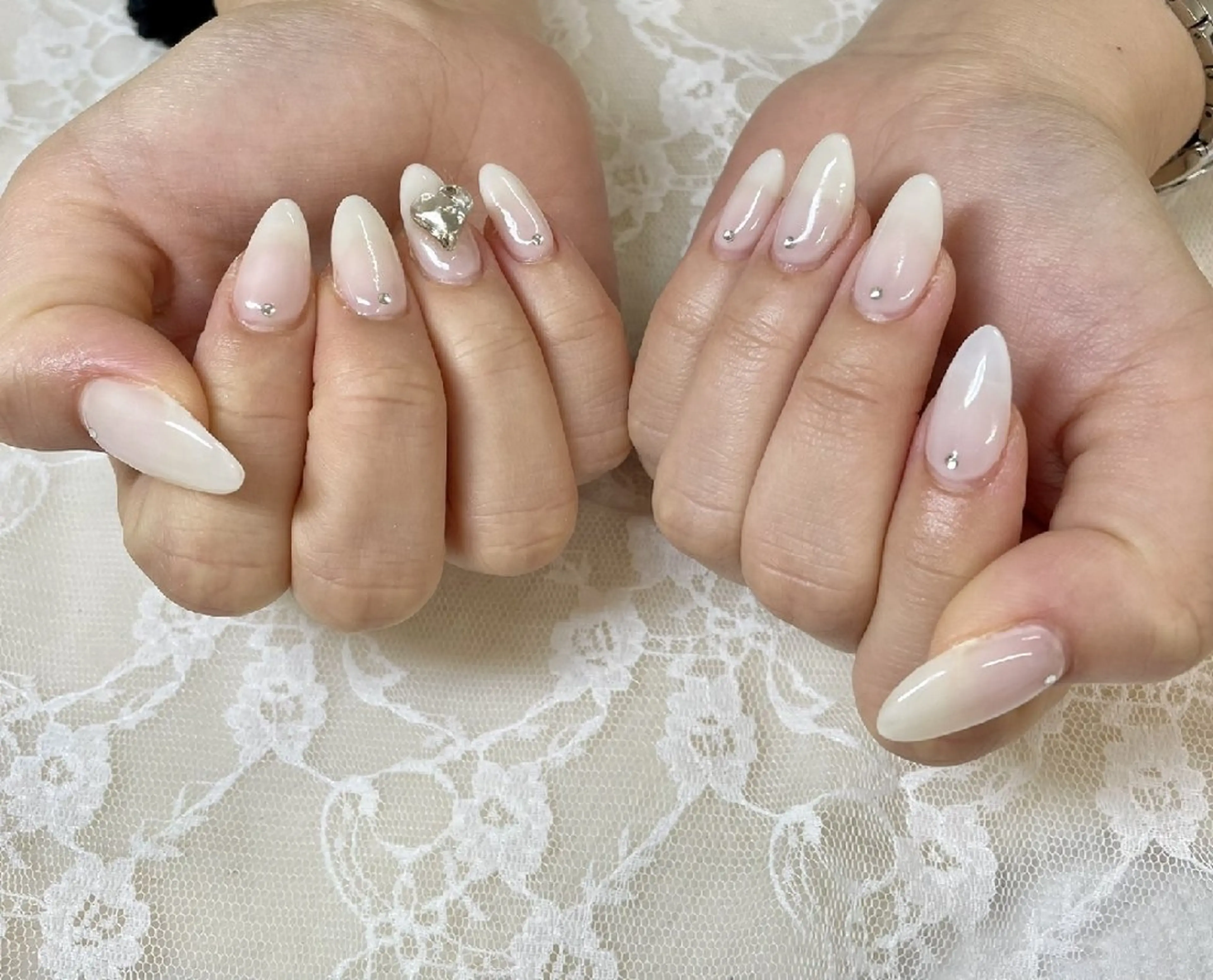 ネイル ジェルネイル ハート オフィスネイル ワンカラーネイル パラジェル ハンドネイル ハンドケア 心斎橋Salon Epokkuのネイルデザイン