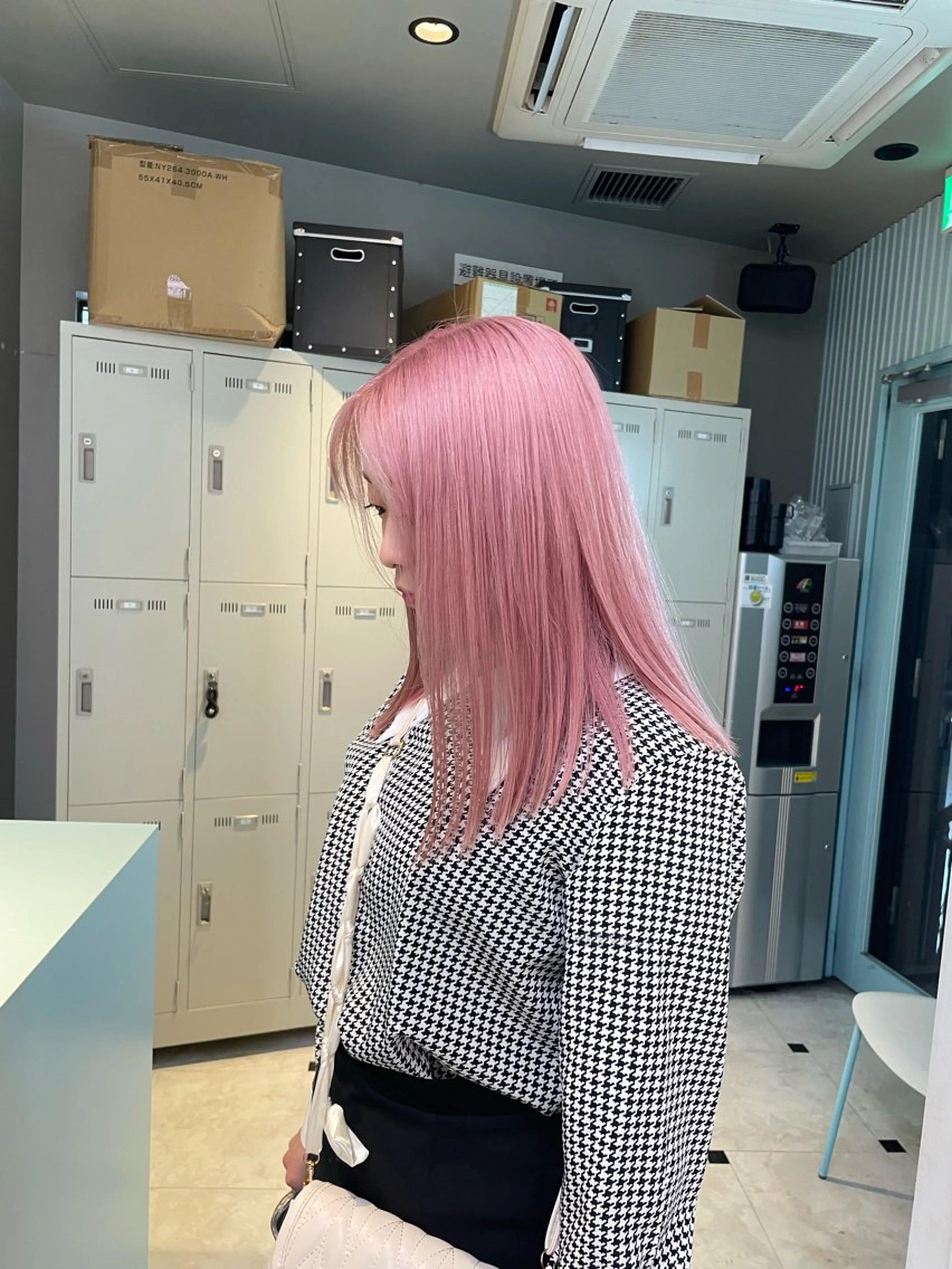 ミディアム ブリーチ✖️ 縮毛LANDのヘアスタイル