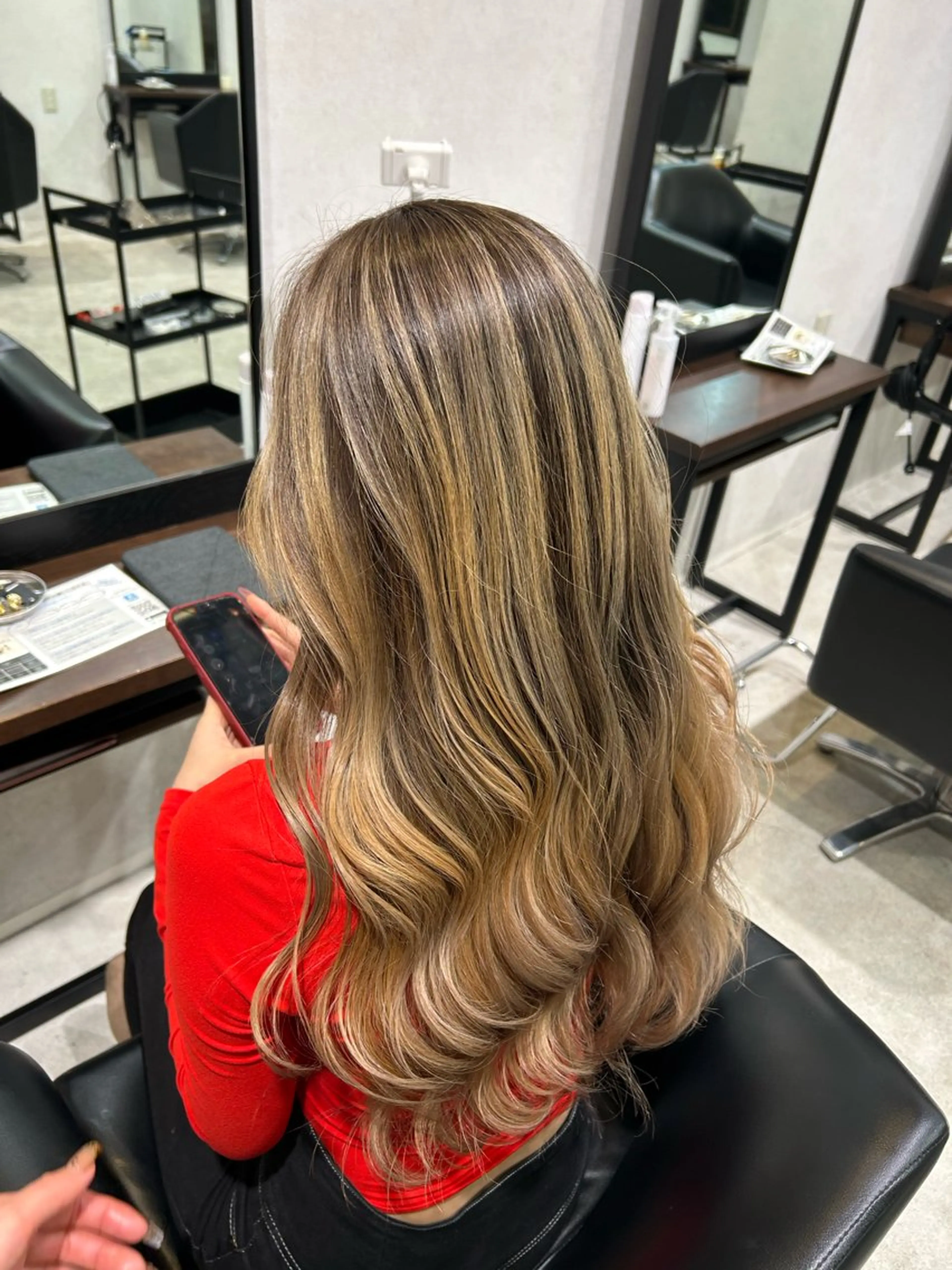 ロング カラー Merly Misa /バレイヤージュのヘアスタイル