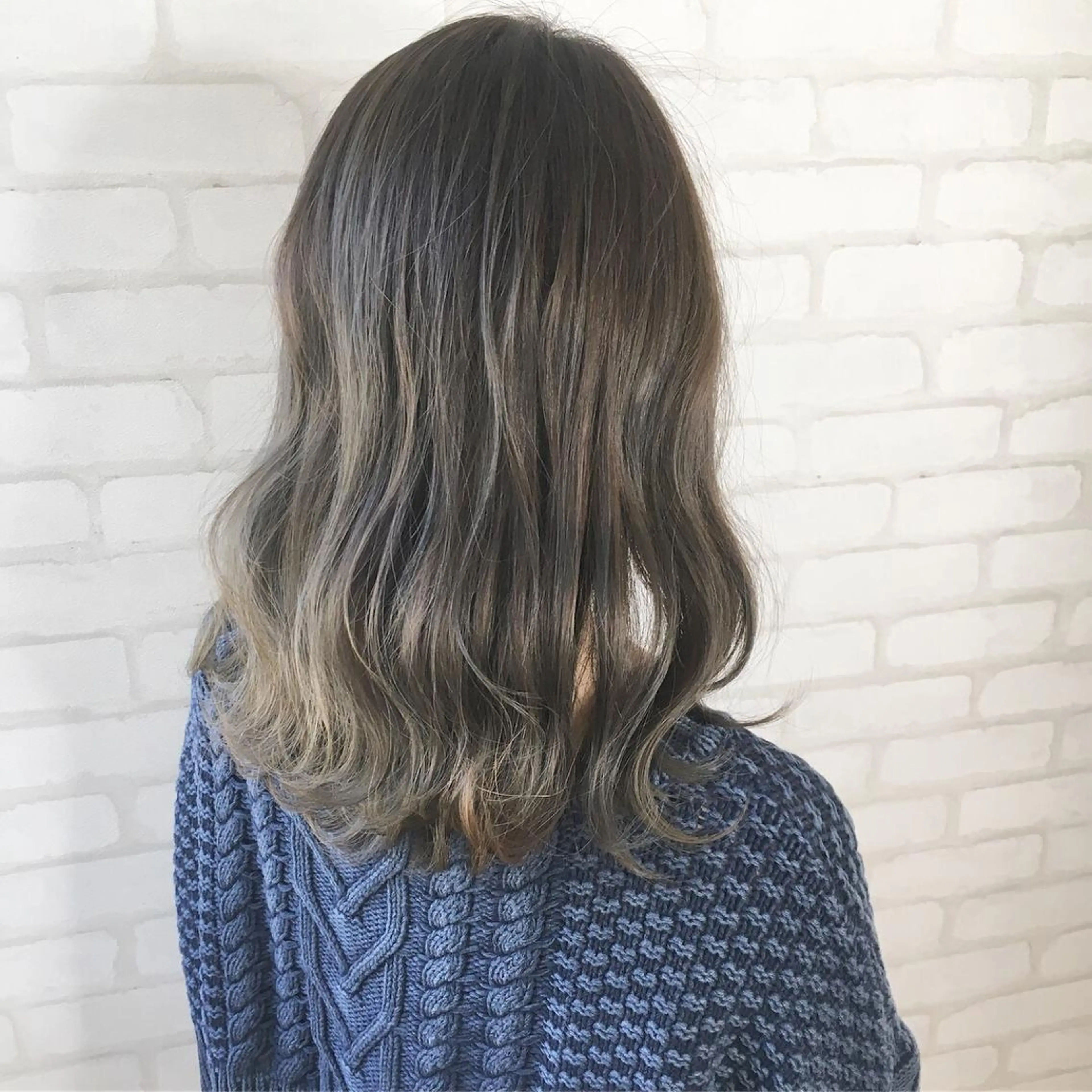 ミディアム カラー ヘアアレンジ グレージュ ✨艶髪✨透明感✨ 山内大樹のヘアスタイル