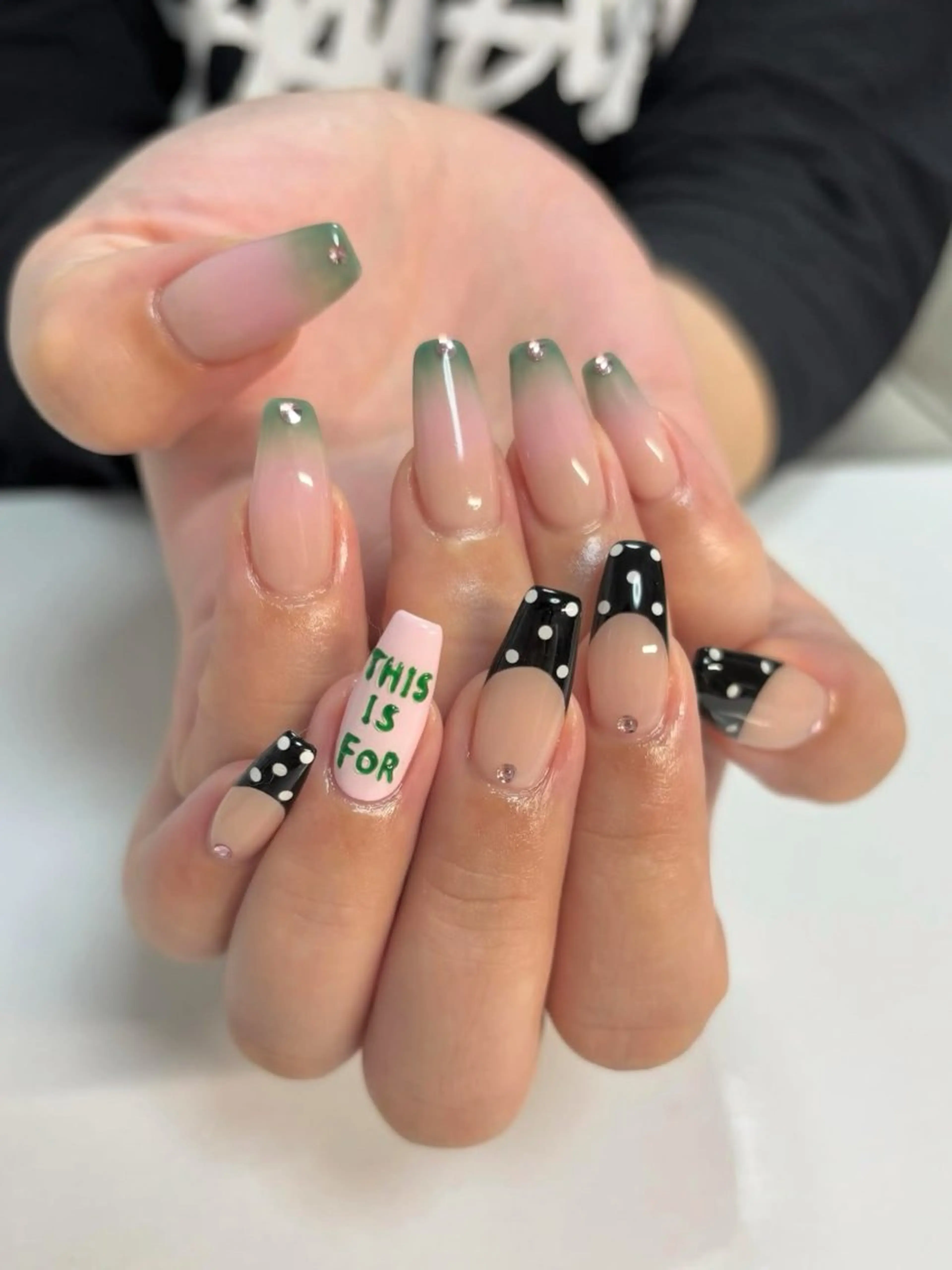 ネイル アートネイル 長さ出し ジェルネイル マグネットネイル ニュアンスネイル ハンドネイル KIM キムのネイルデザイン