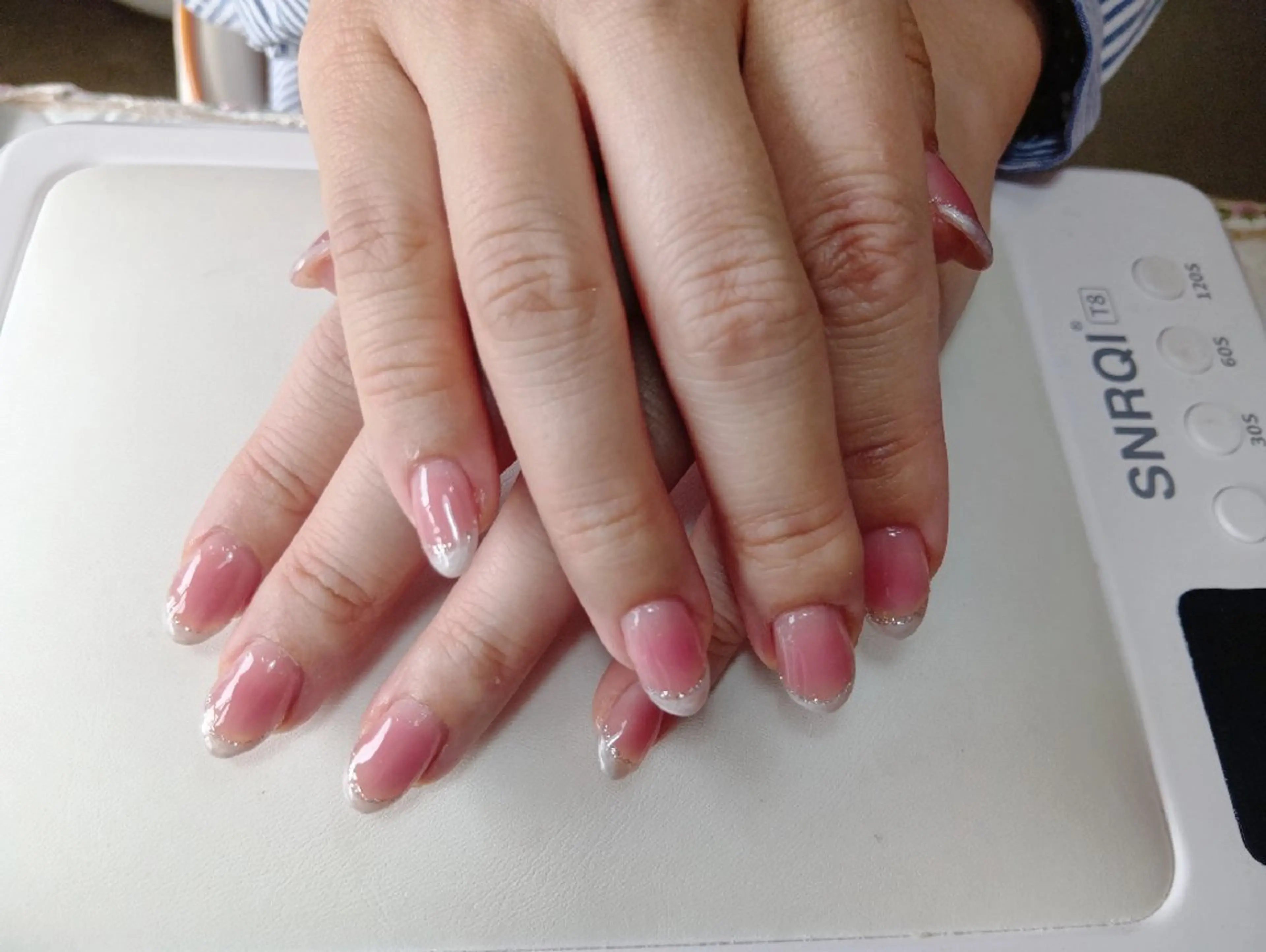 ネイル フレンチネイル Hina ネイルサロンのネイルデザイン