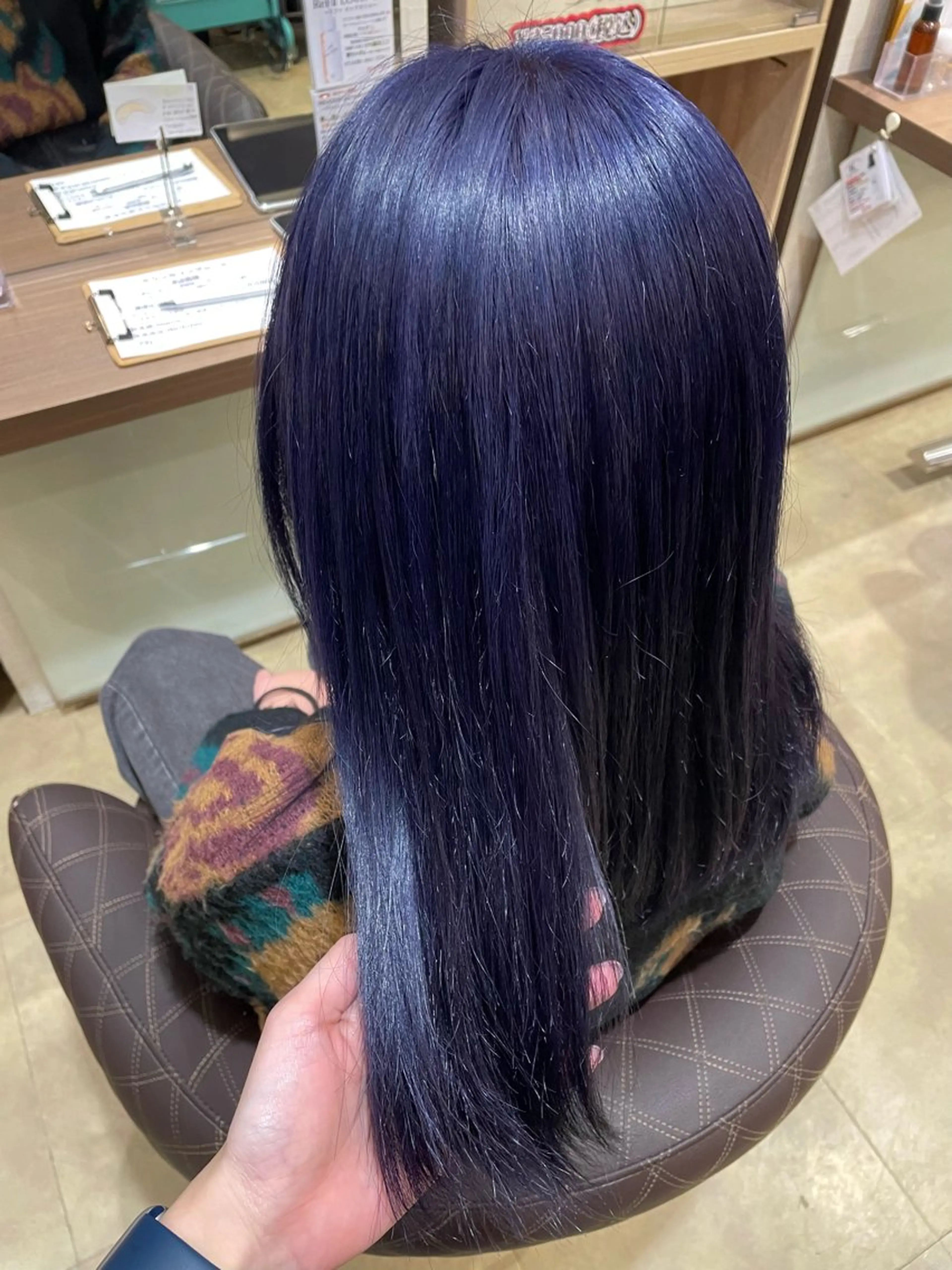 セミロング カラー 緑川 佳薫のヘアスタイル
