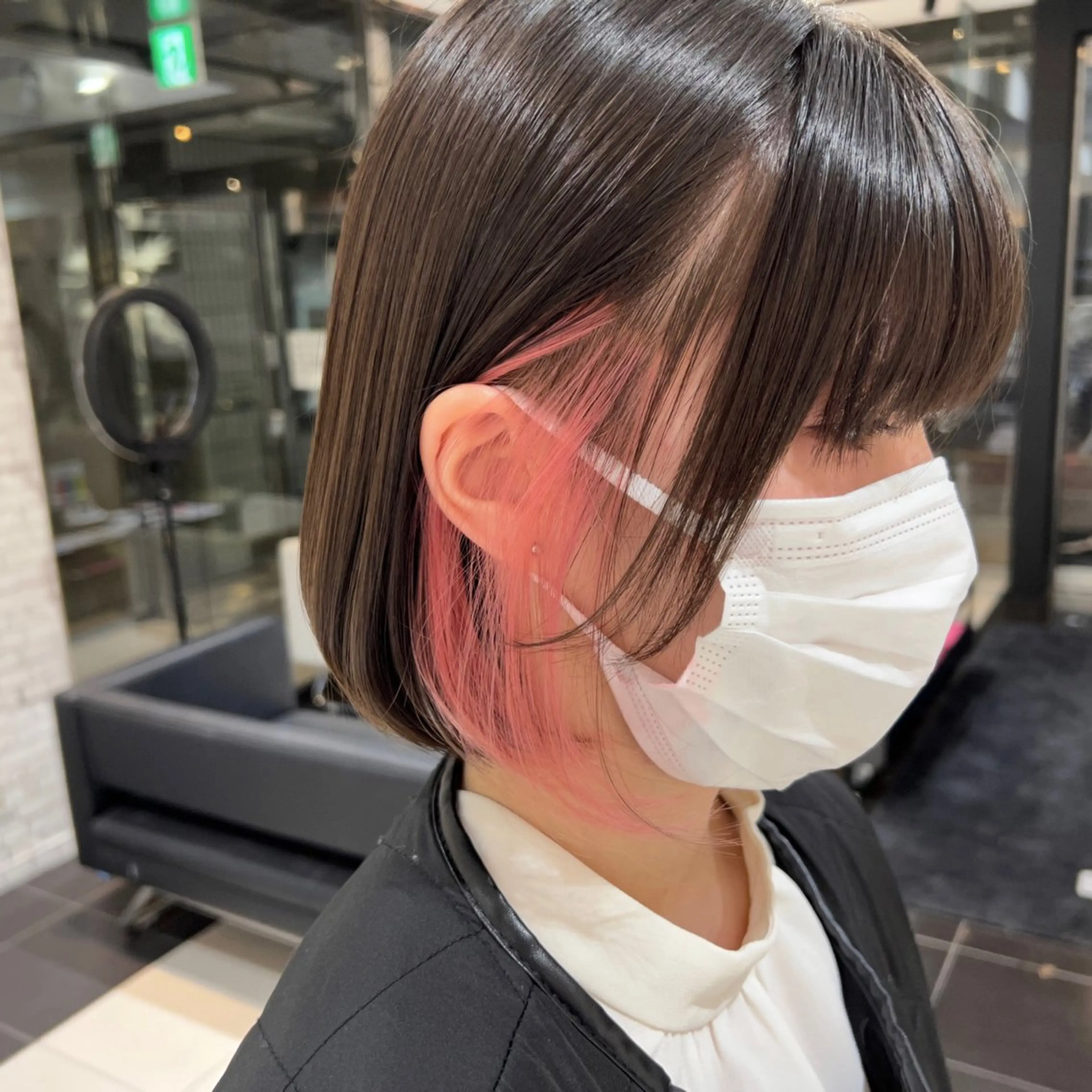 ショート カラー イヤリングカラー ピンクカラー 赤み消しカラー /透明感カラー 上長のヘアスタイル