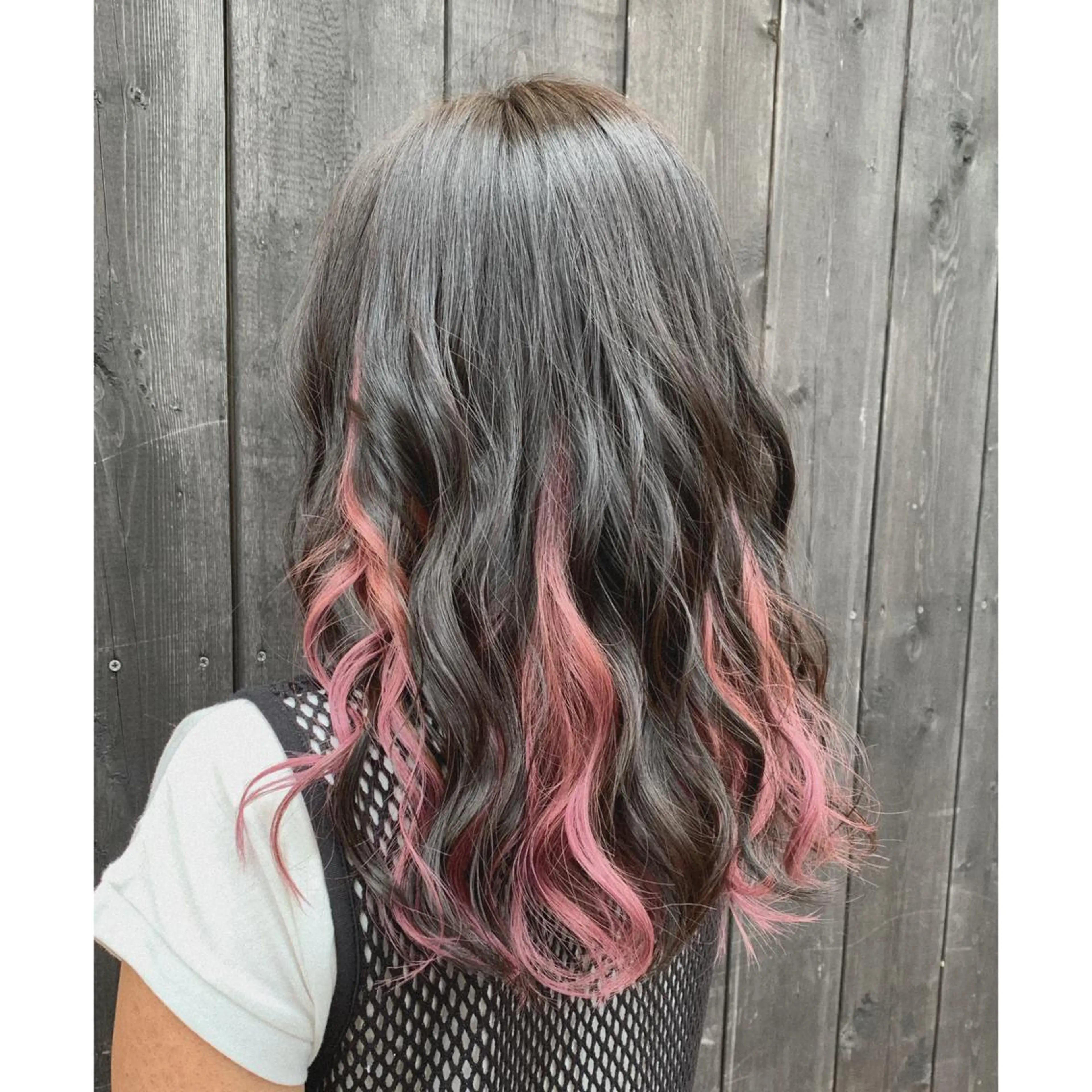 セミロング カラー ヘアアレンジ インナーカラー LaLaMoana Rickyのヘアスタイル