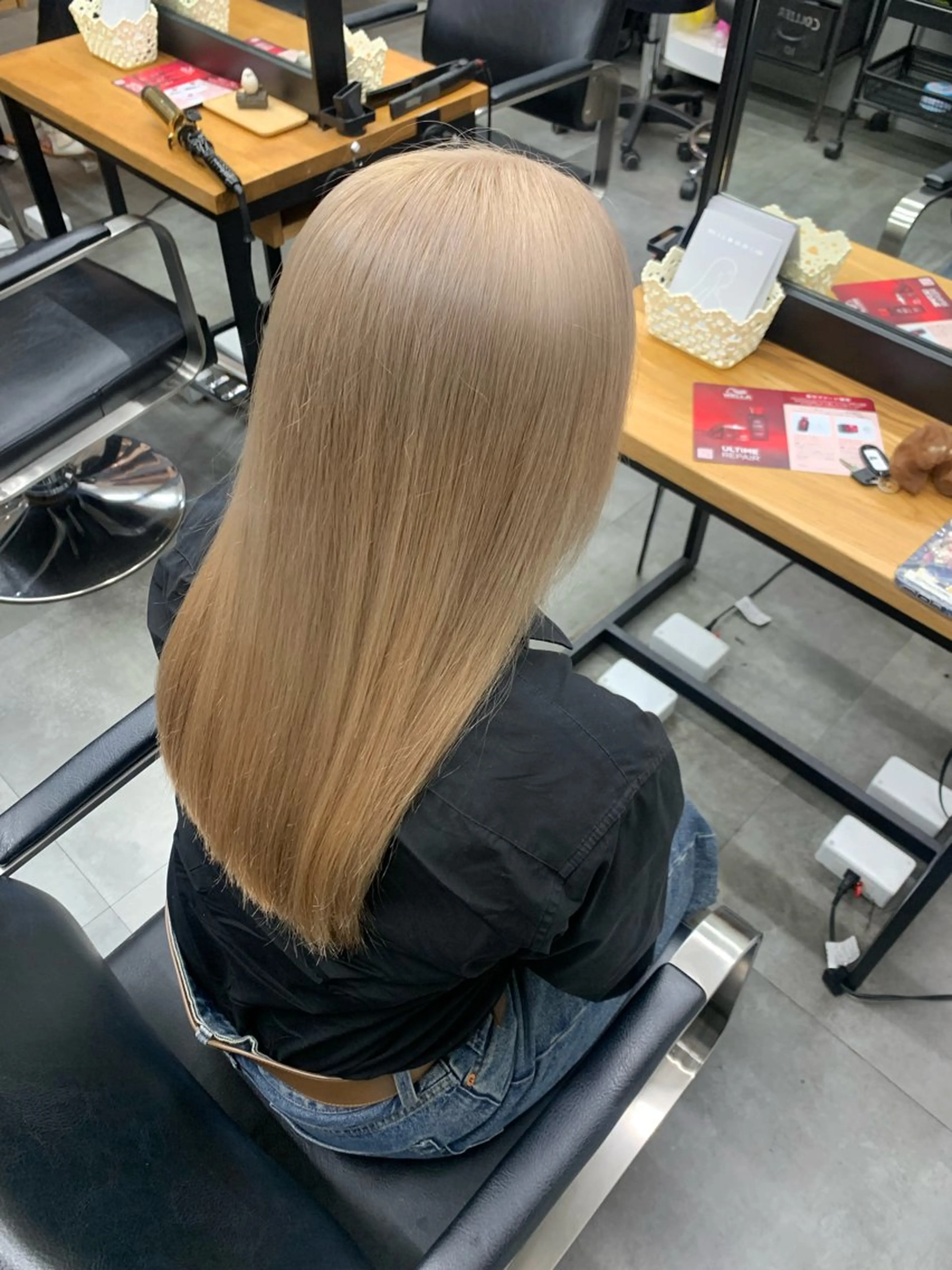 セミロング 抜け感ダブルカラー miyukiのヘアスタイル