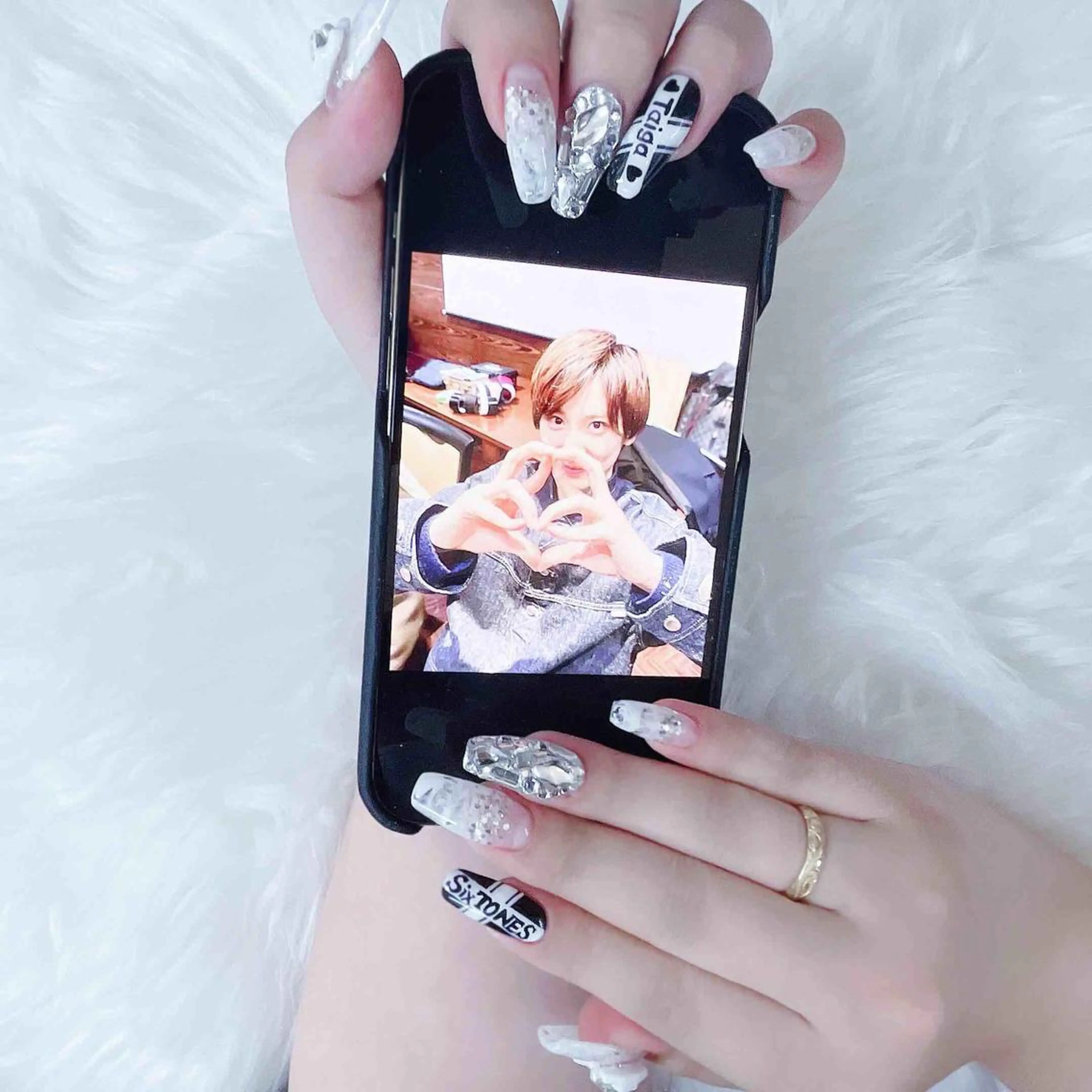 ネイル ハンドネイル MoonNail ユリ🌸のネイルデザイン