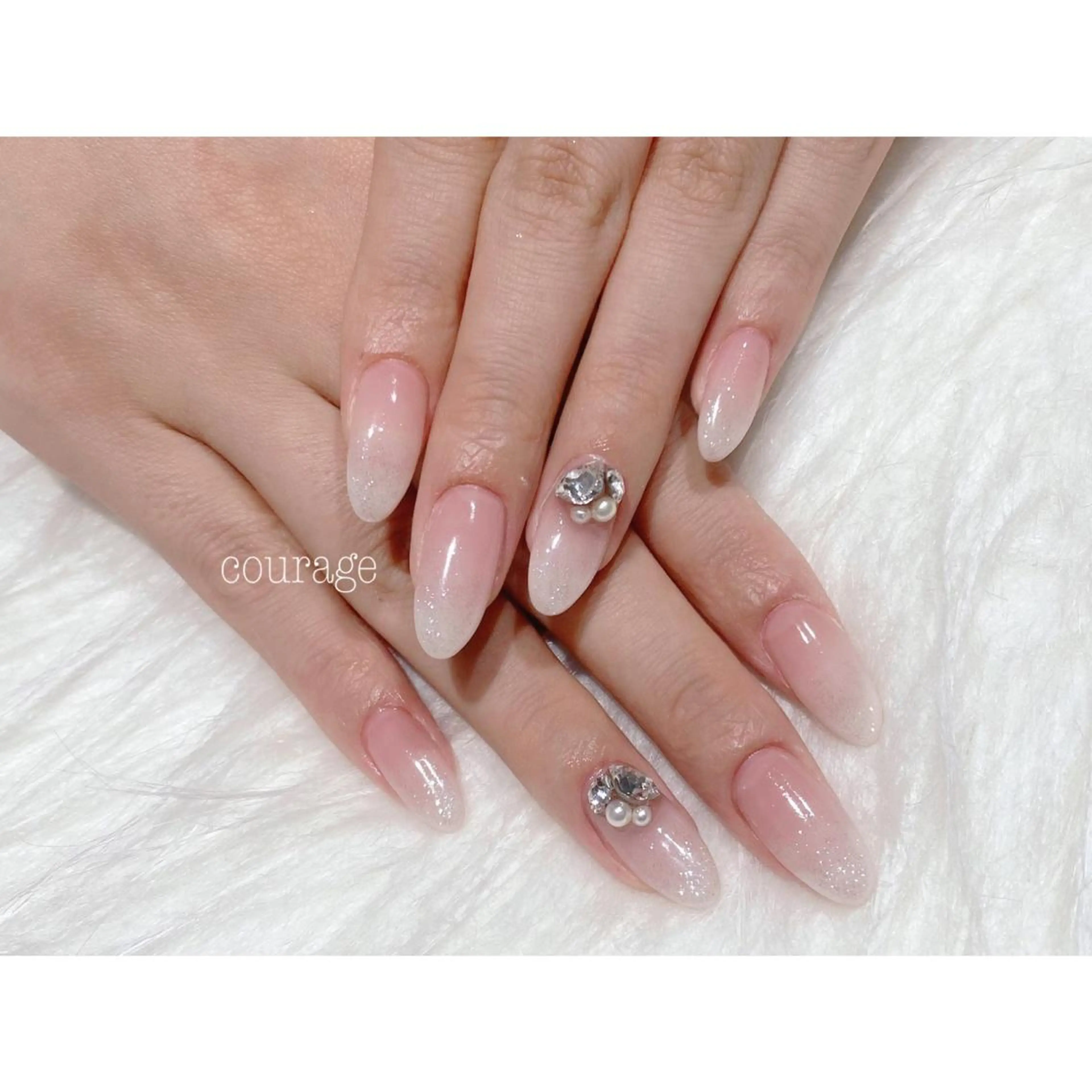 ネイル ラメ(グリッター) ハンドネイル ネイルサロンcourage所属・ネイルサロン courageのネイルデザイン