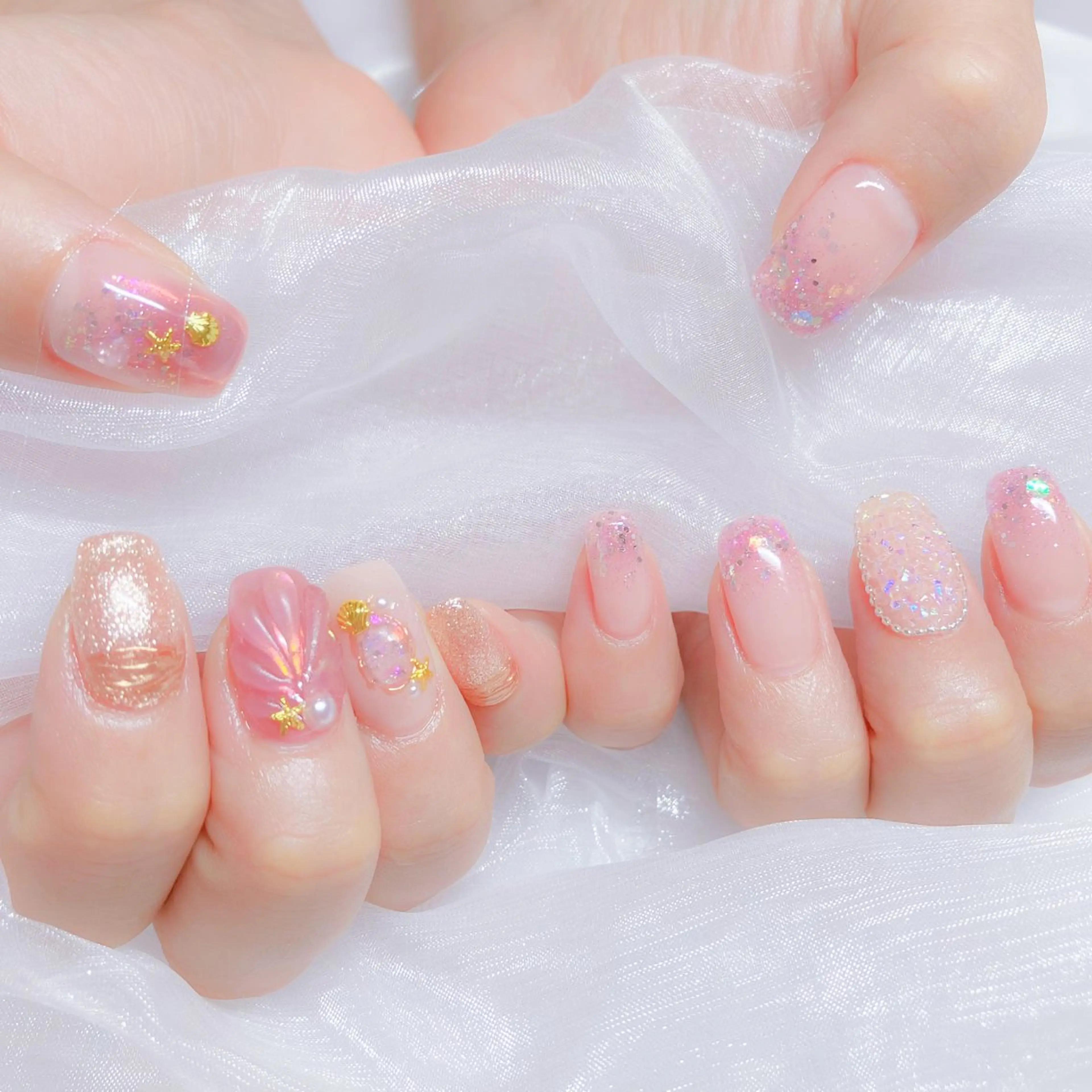 ネイル オーロラネイル フラッシュネイル ジェルネイル 氷ネイル・うるうるネイル キラキラネイル Amour baseのネイルデザイン