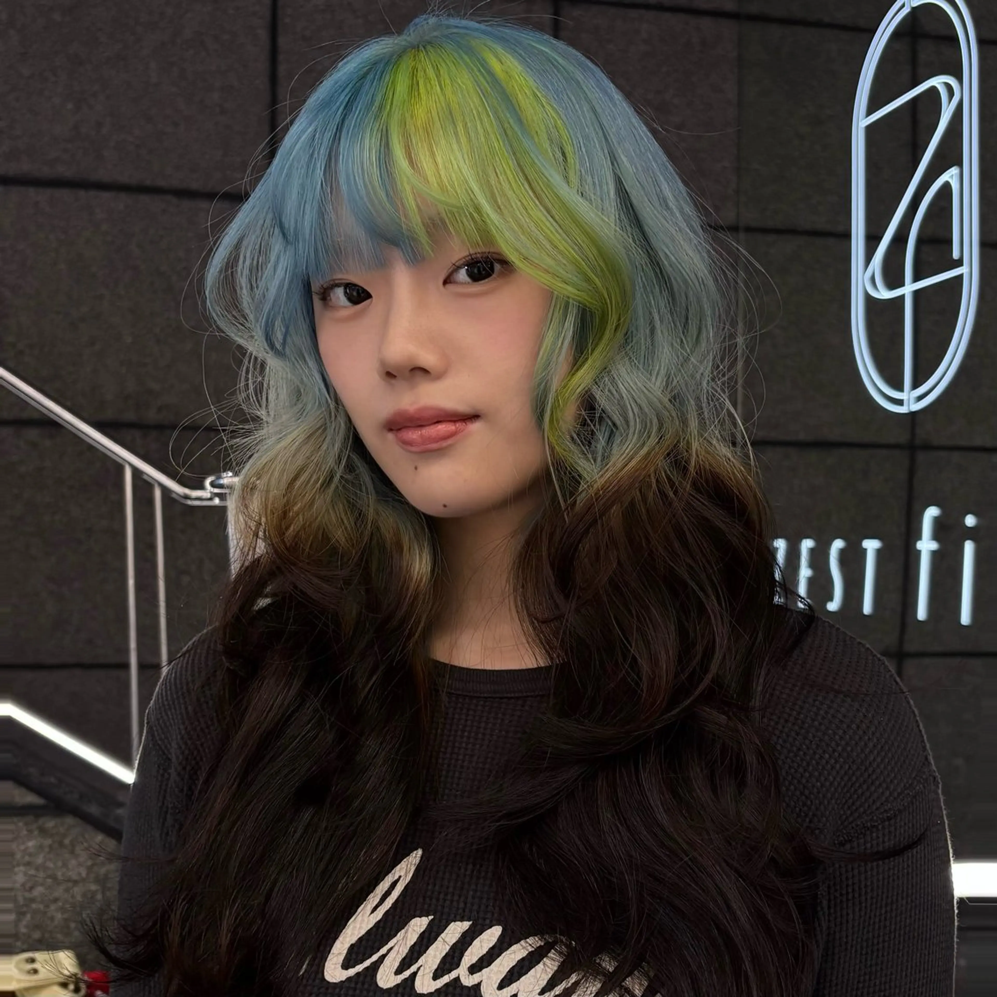 ロング カラー ヘアカラー ヘアセット ハイトーンカラー🫧 🥣KYOKAのヘアスタイル