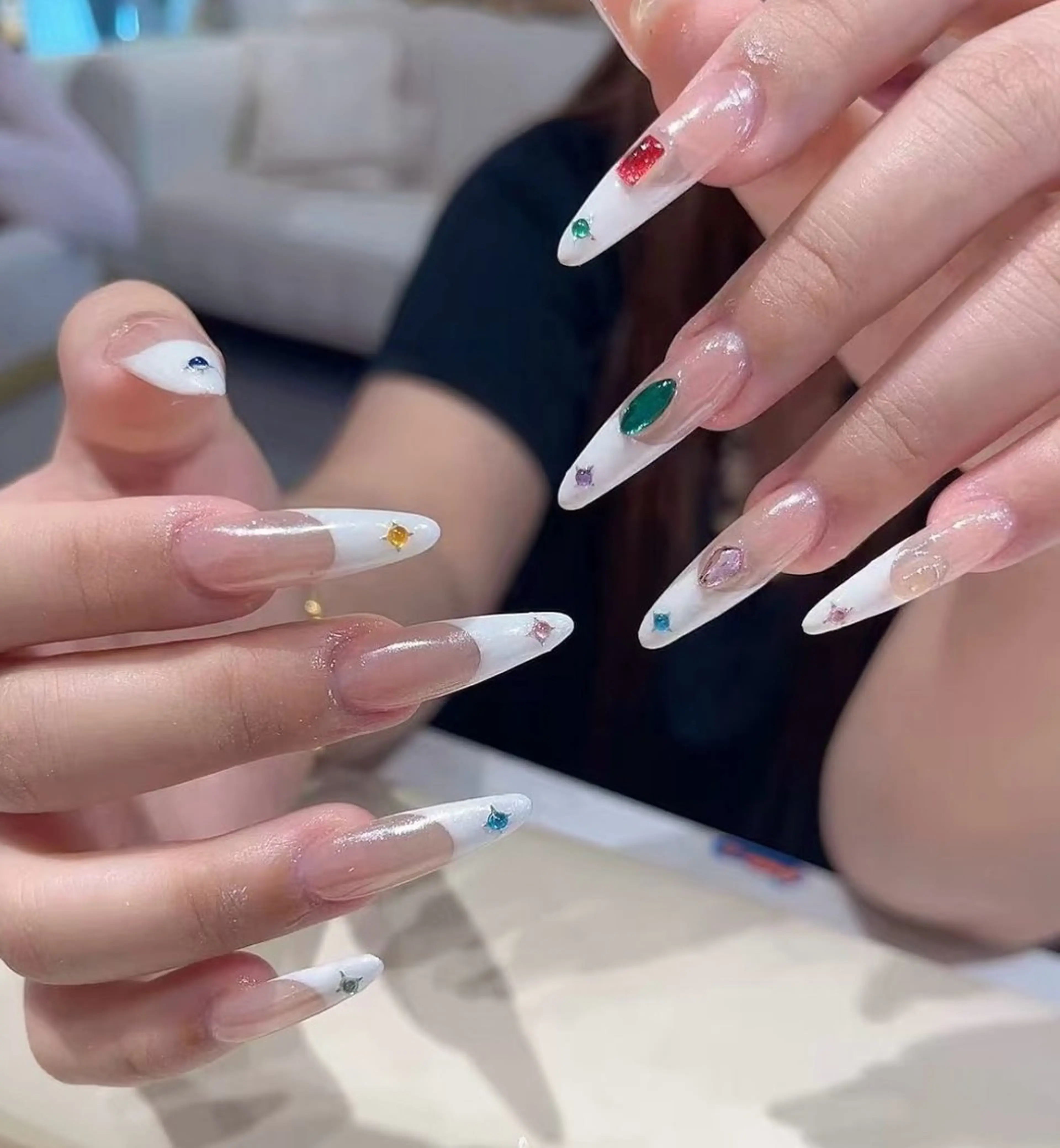 ネイル 高木 維麗絲のネイルデザイン