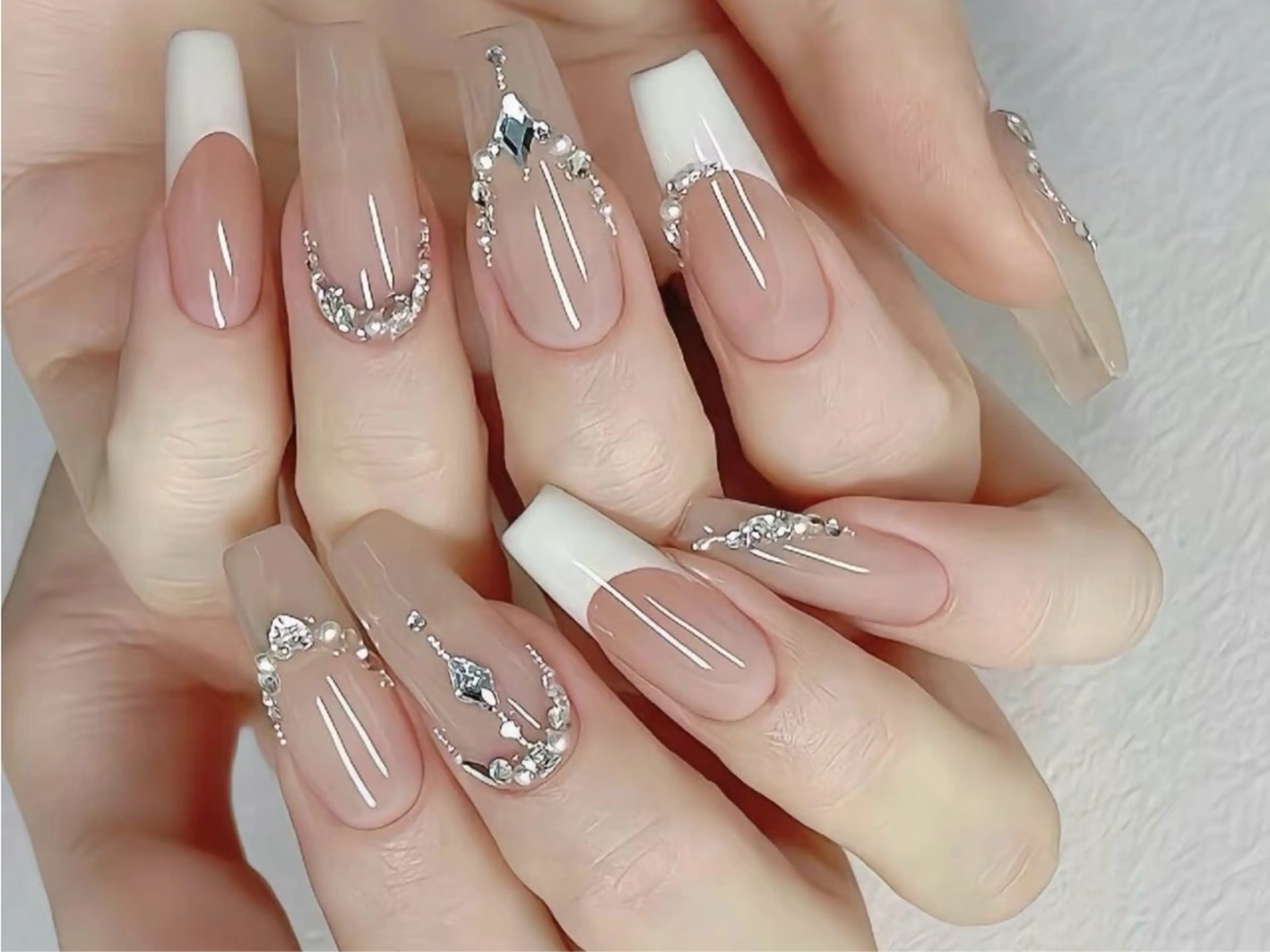 メンズ ネイル アートネイル フレンチネイル ジェルネイル キラキラネイル パラジェル ハンドネイル Bloom スカルプ専門店のネイルデザイン