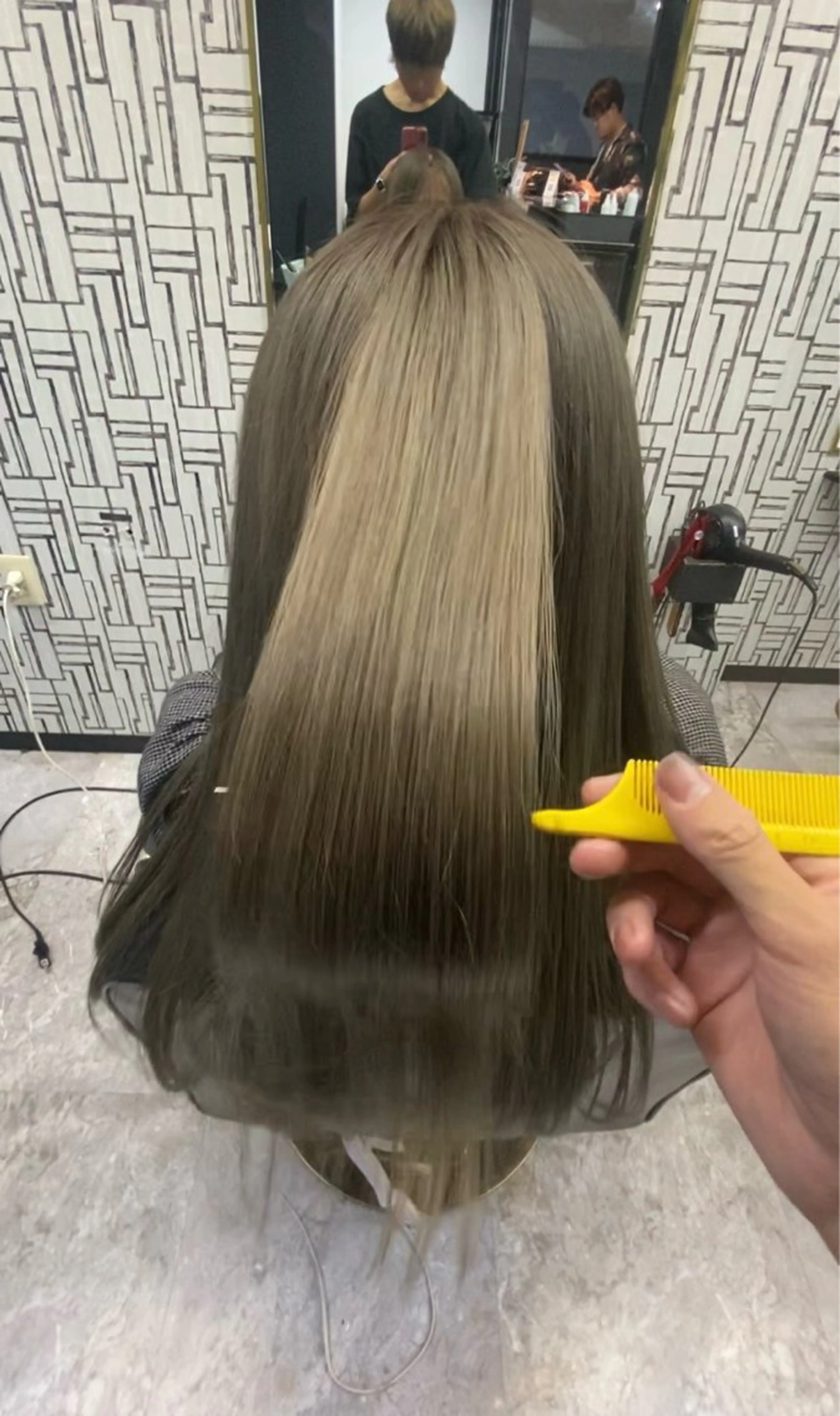 ロング ヘアカラー 池田 亮雅のヘアスタイル