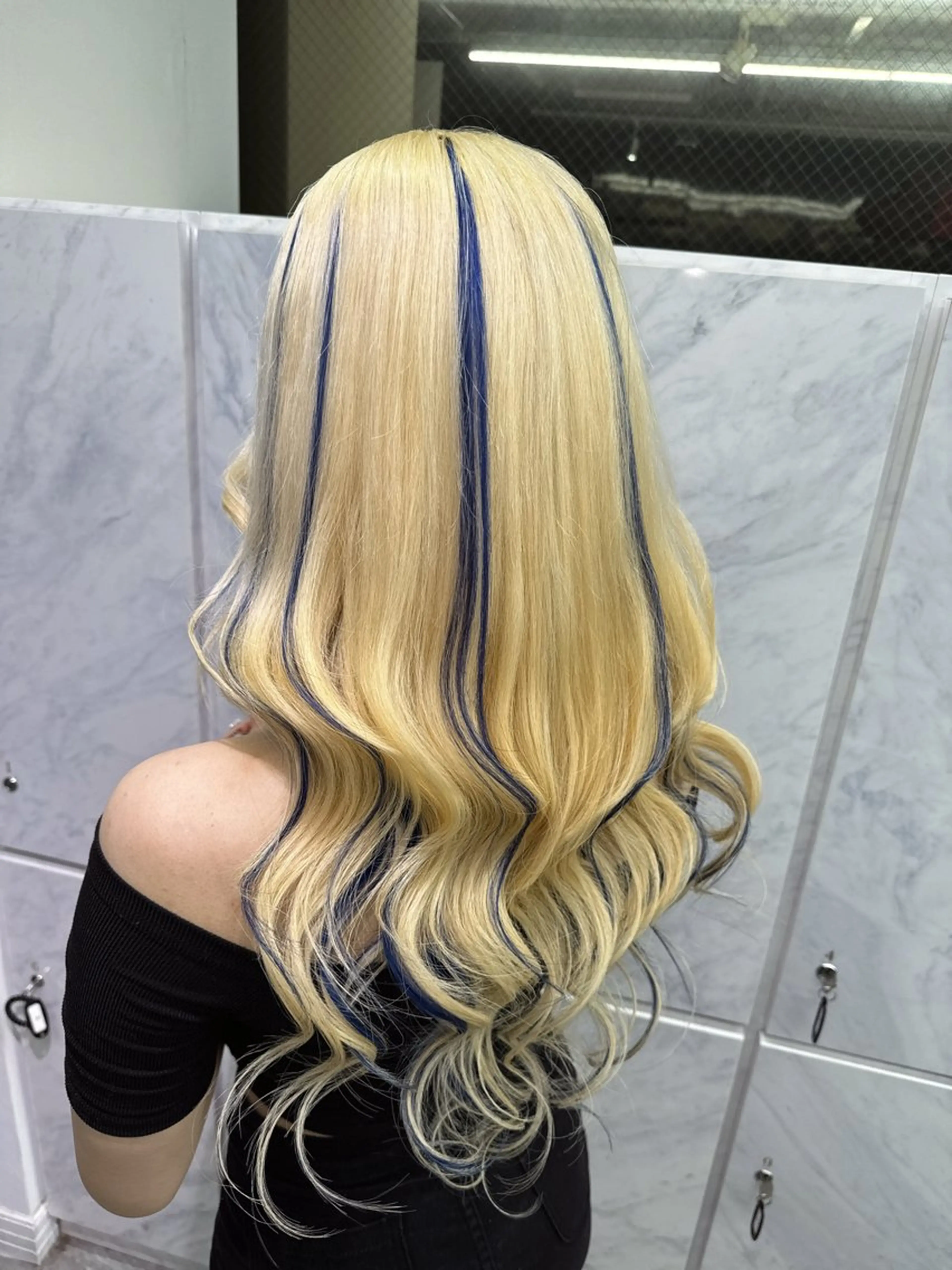 ロング エクステ ハイトーンカラーエク ステ🌺RENA🌺のヘアスタイル