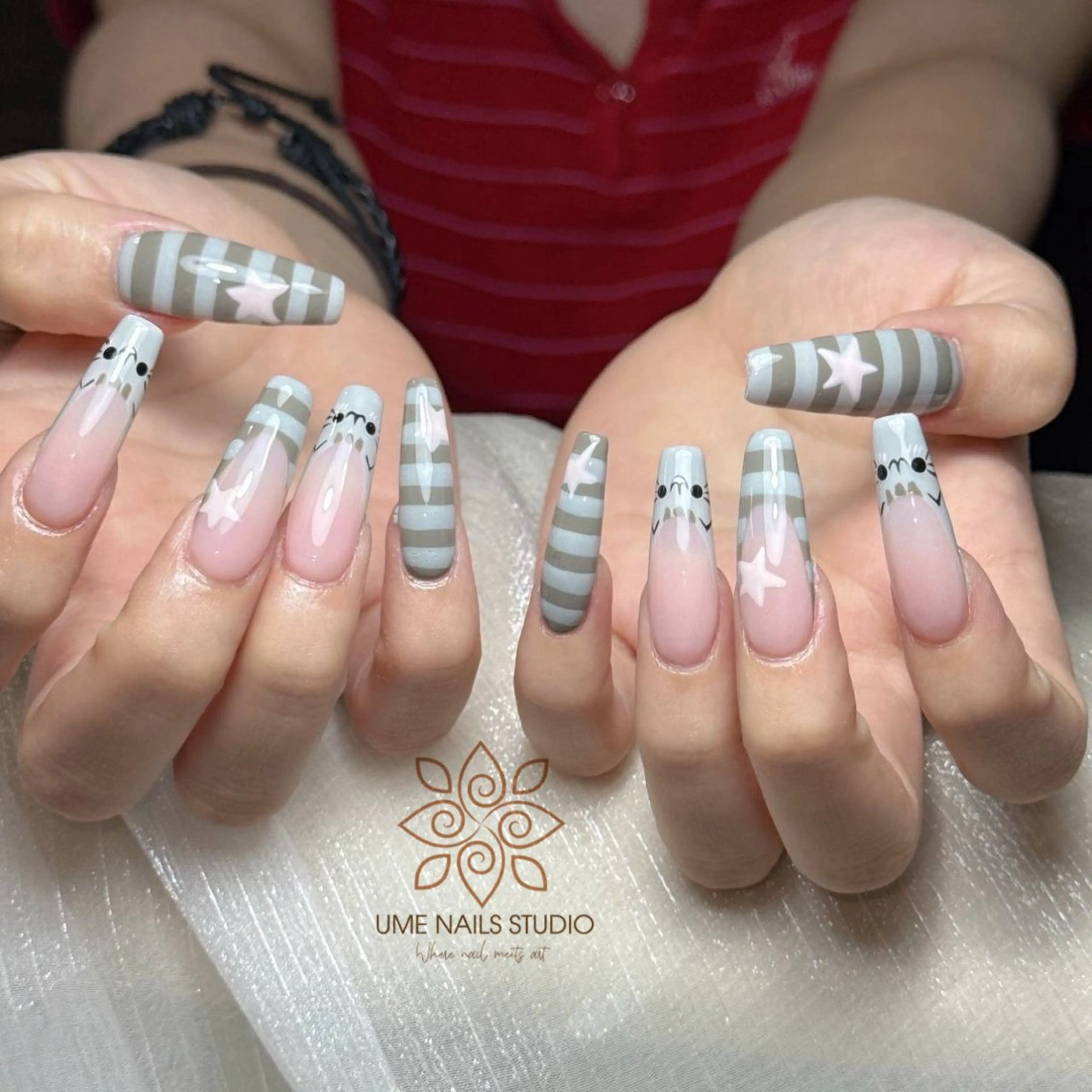 ネイル チークネイル クリアネイル ガーリー キラキラネイル 韓国ネイル Ume Nail Studioのネイルデザイン
