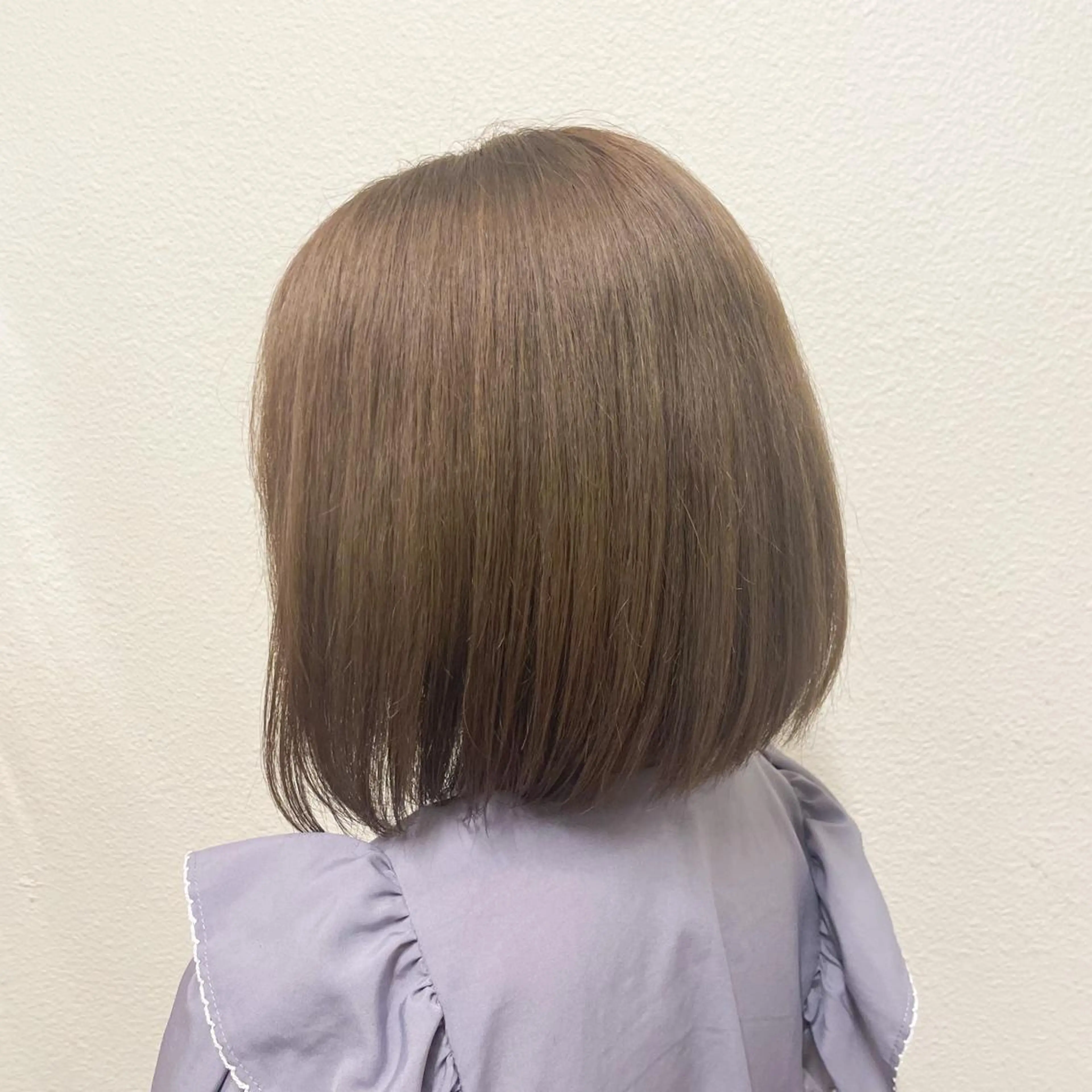 ショート カラー ヘアアレンジ ベージュカラー ミルクティーベージュ 新宿/顔周りカット/ レイヤー/がっきーのヘアスタイル