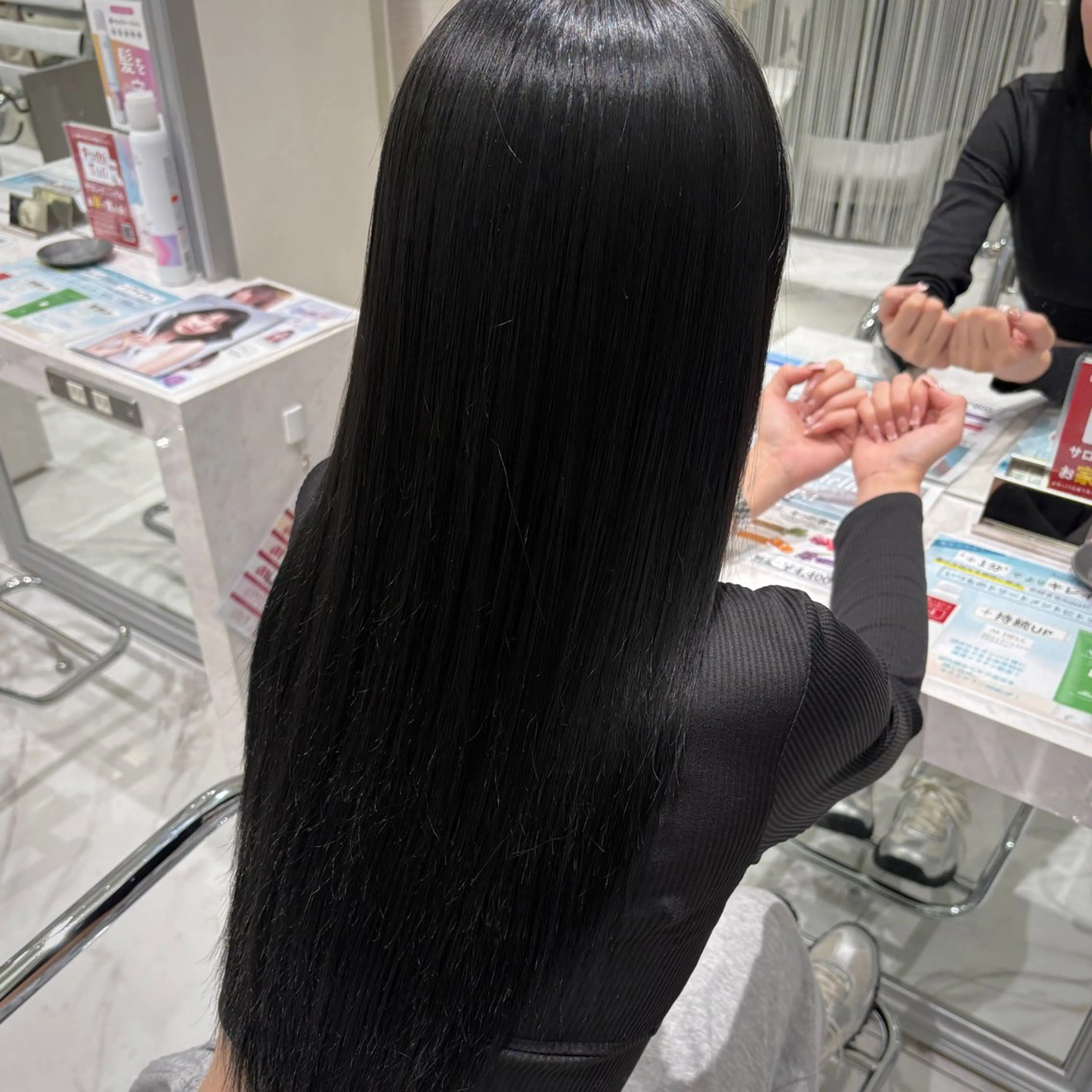 セミロング カット 縮毛矯正 ハッシュカット 田窪珠妃のヘアスタイル