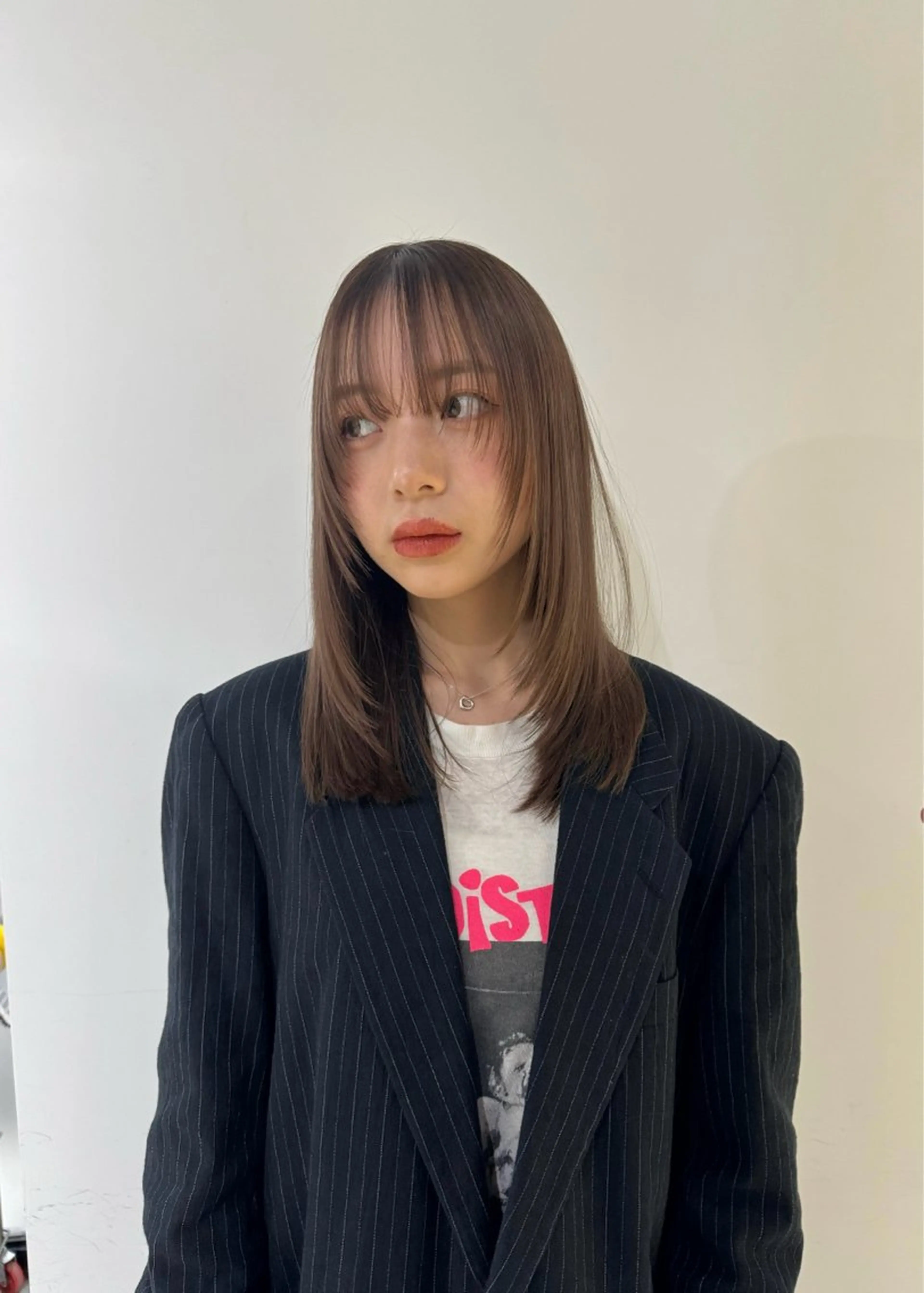 ミディアム 黒染め落とし ムラ修正　ハイトーンのヘアスタイル