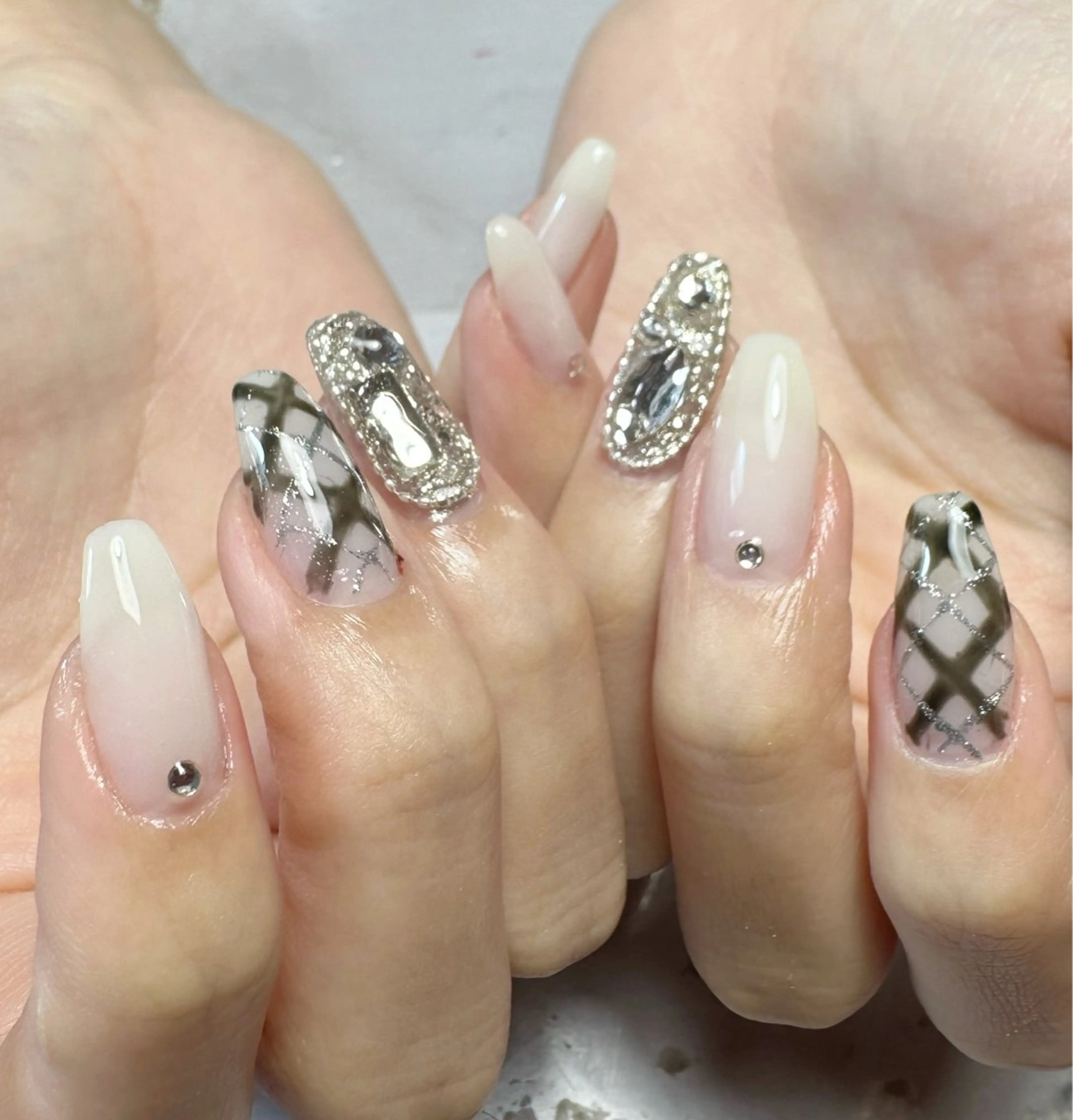 ネイル 新山 聖のネイルデザイン