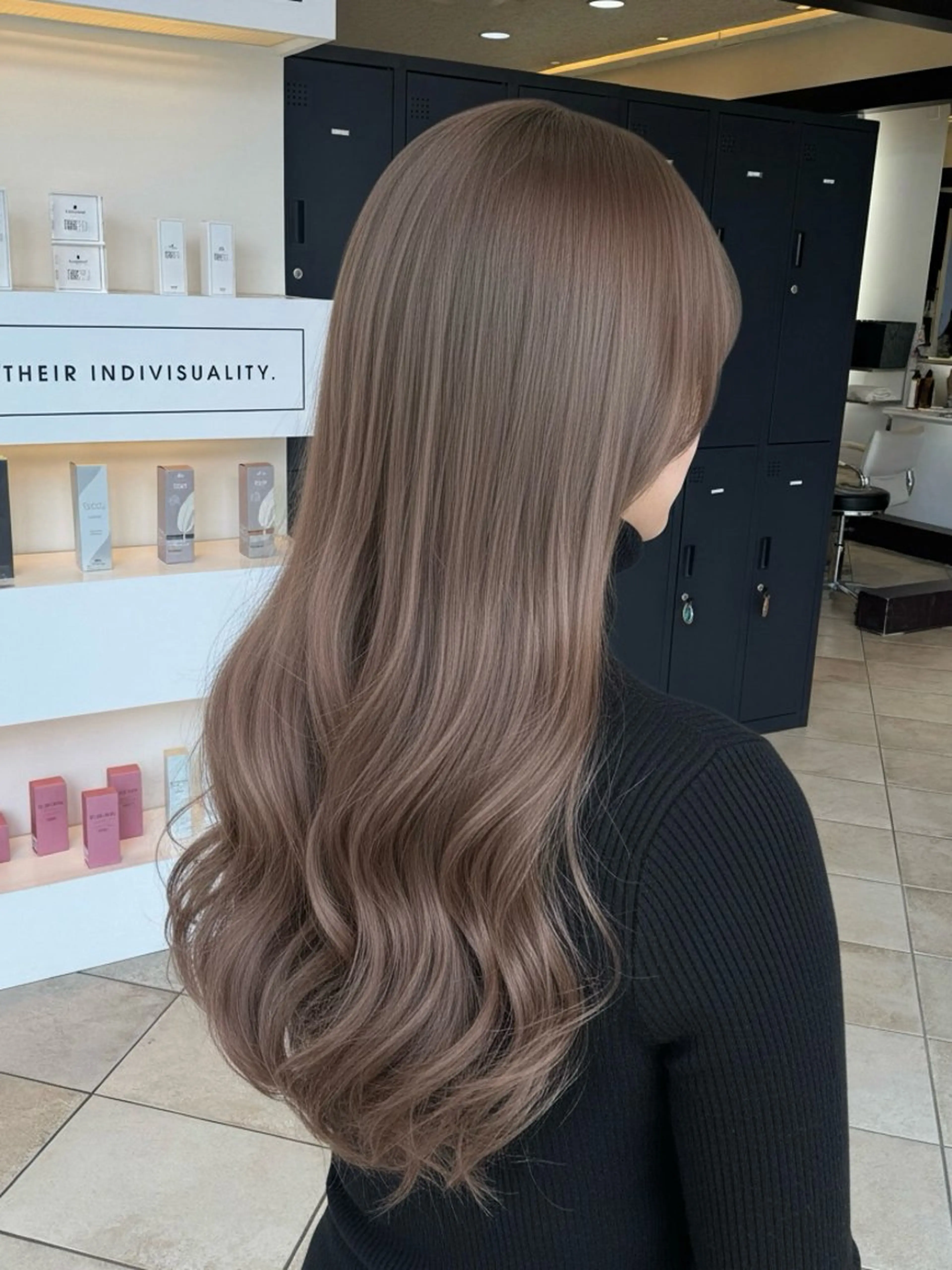 カラー カット ヘアカラー パーマ 縮毛矯正 トリートメント ヘッドスパ 艶髪レイヤーの王 また復活の大澤竜馬のヘアスタイル