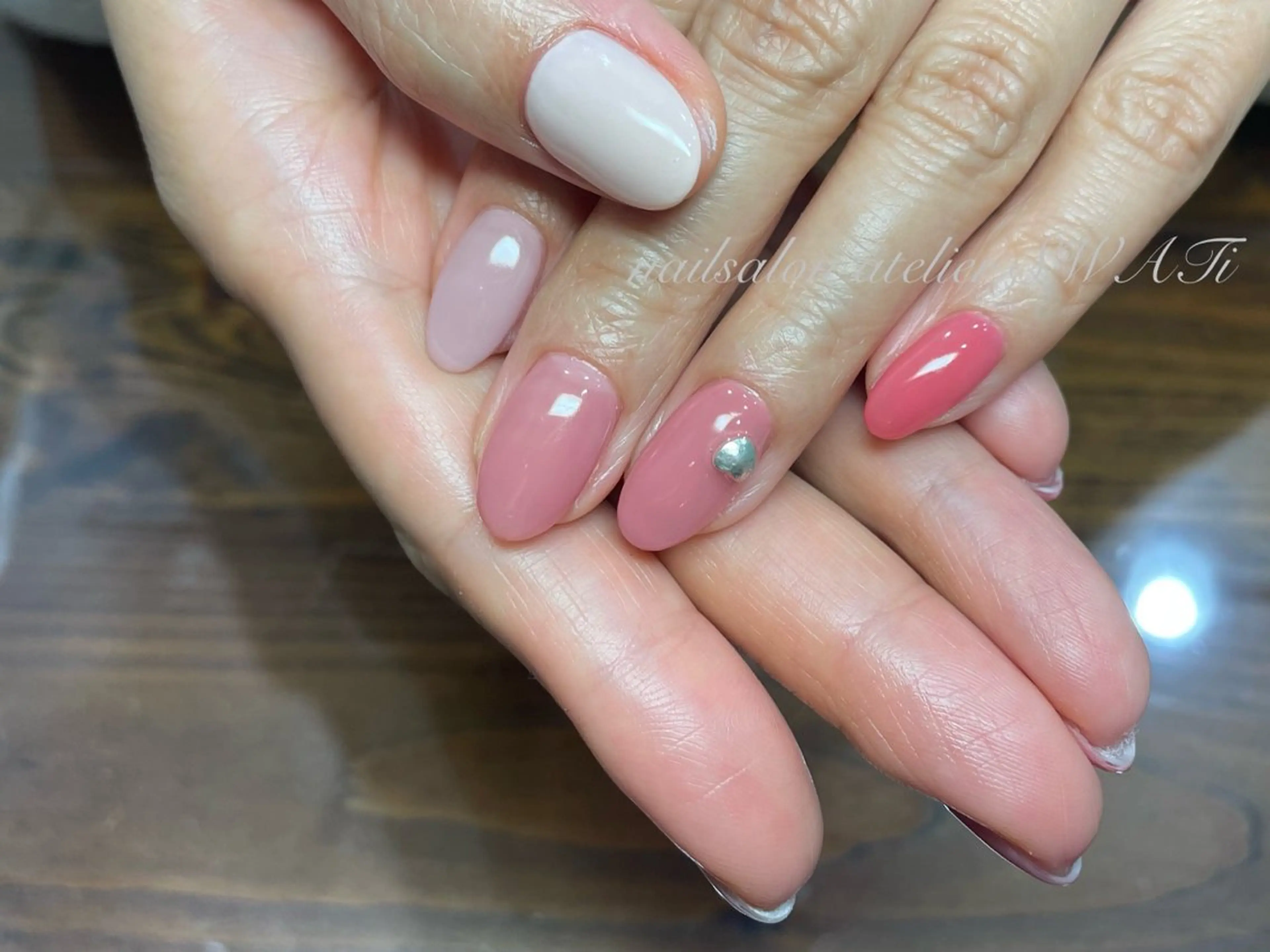 ネイル ハンドネイル nailsalon SWATiのネイルデザイン