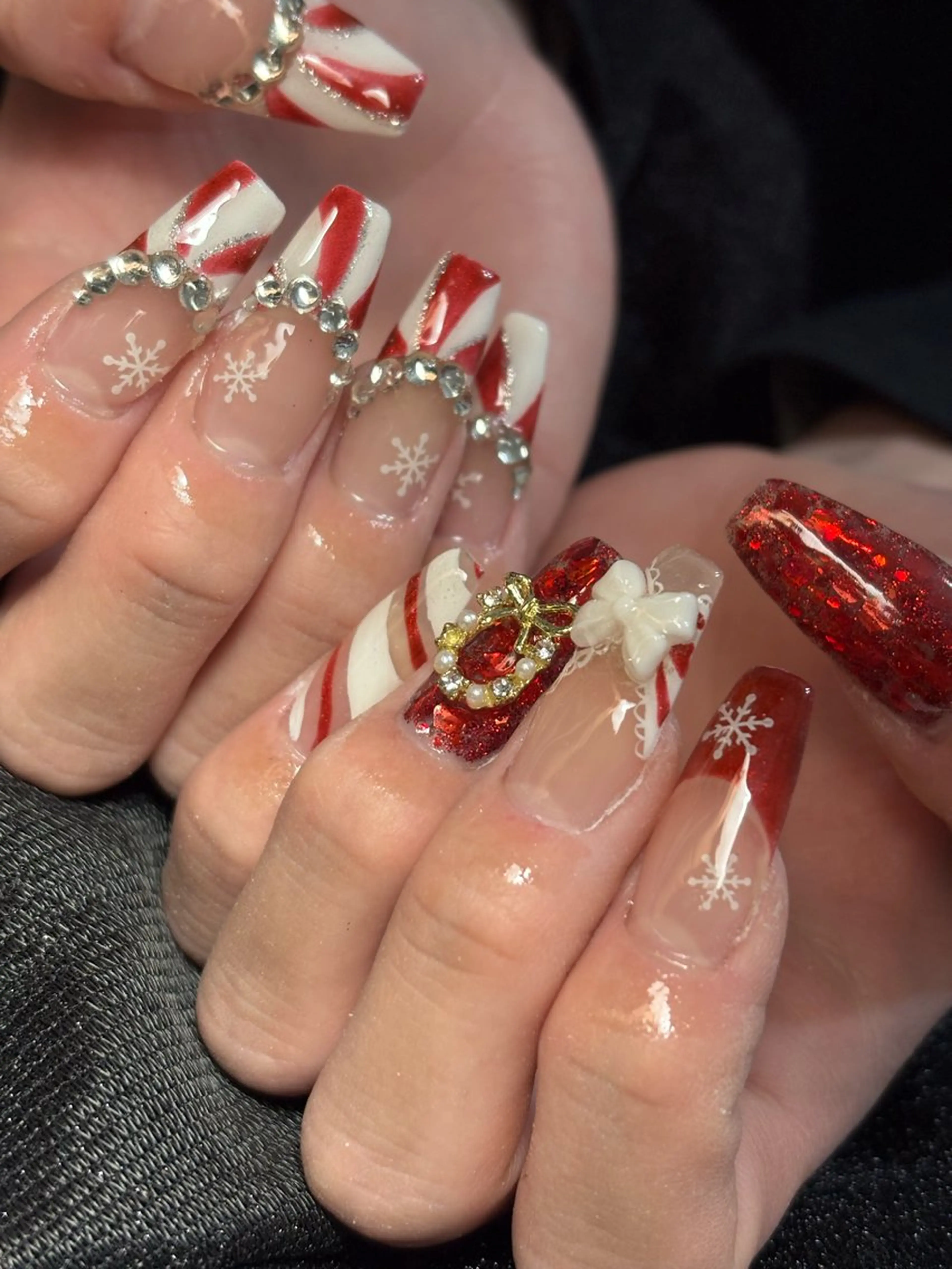 ネイル ハンドネイル フットネイル ✴︎ Delightのネイルデザイン