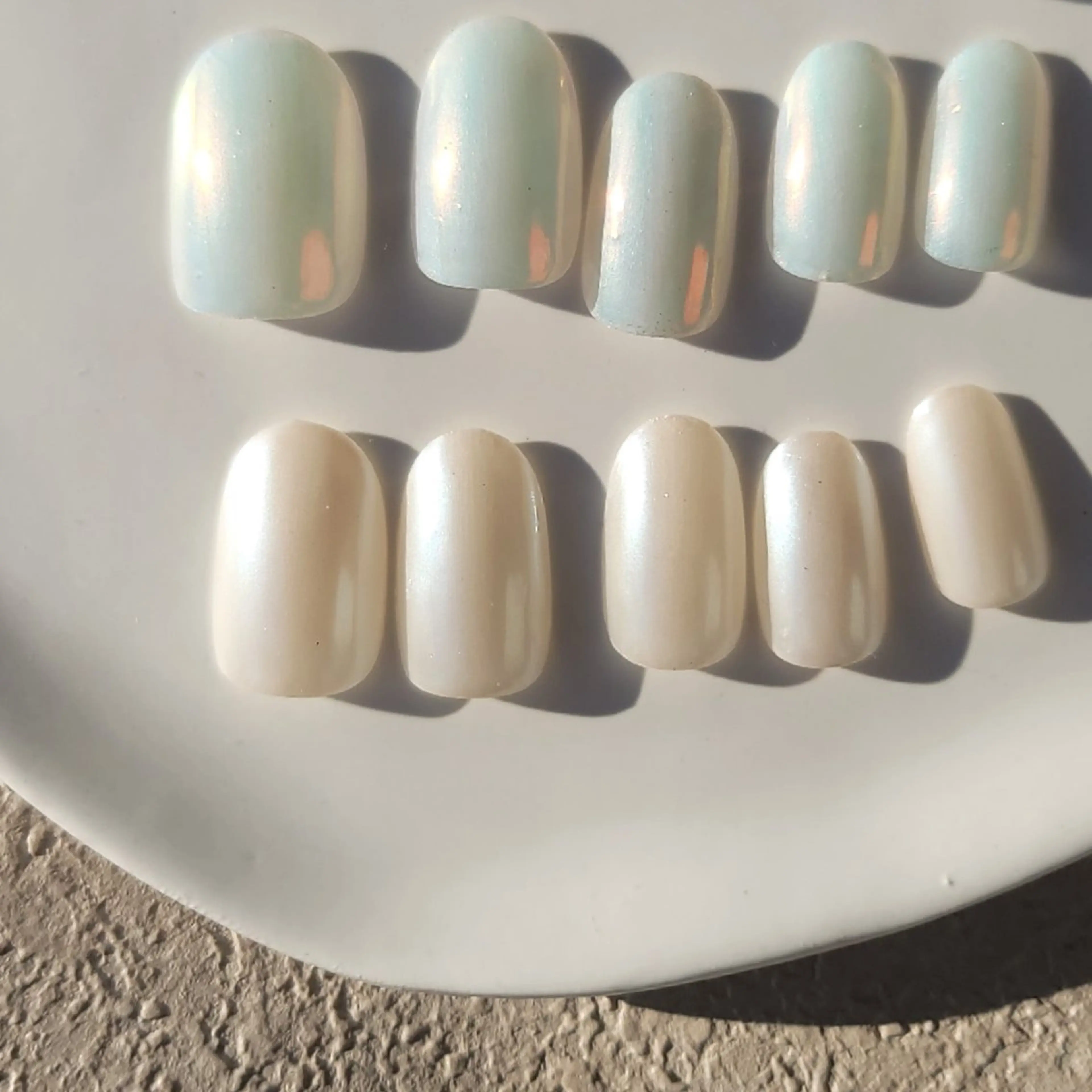 ネイル ミラーネイル 🌲🌳🚪iiit o🌲🌳🌲のネイルデザイン