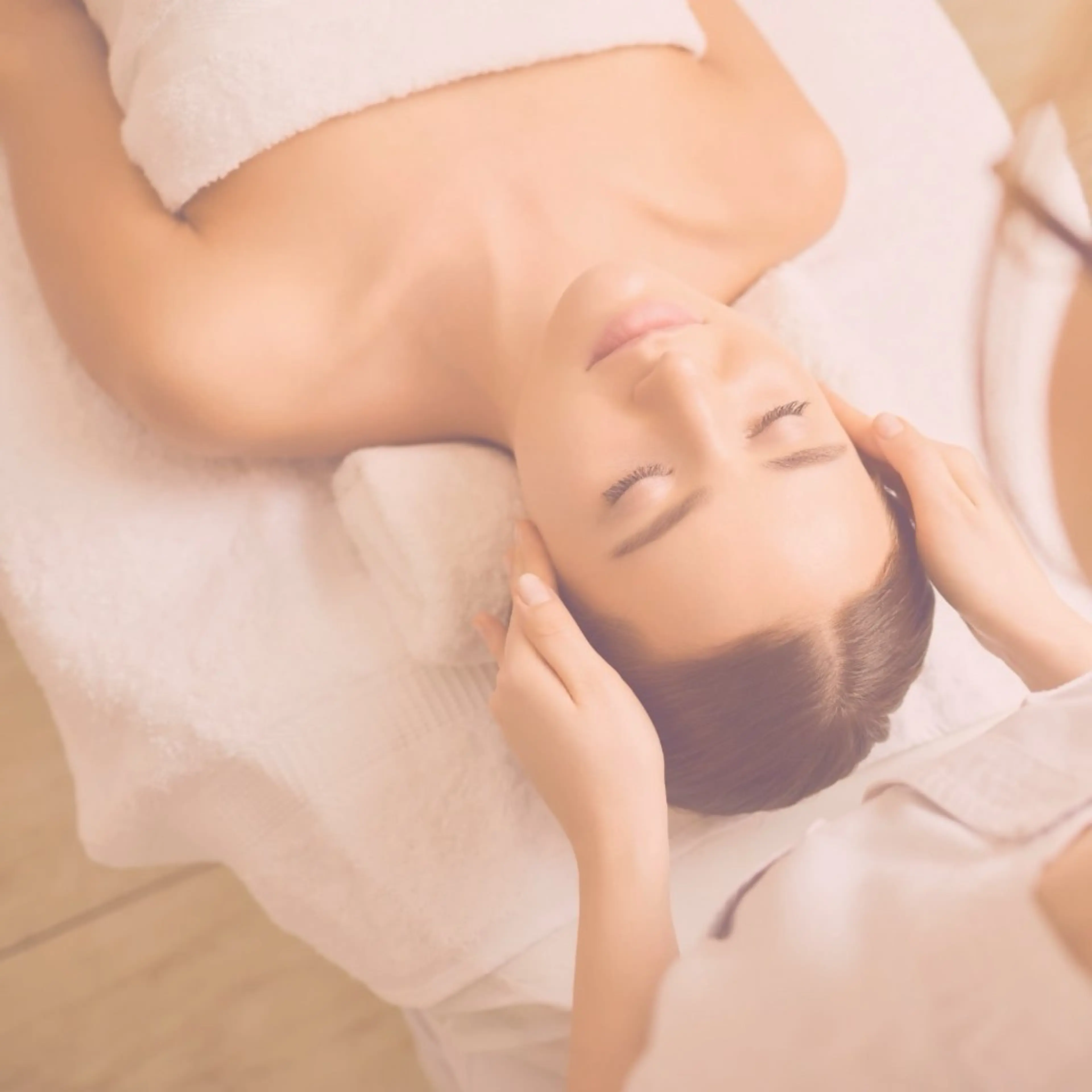 小顔・リフトアップ/ 奈緒美のエステ・リラクイメージ