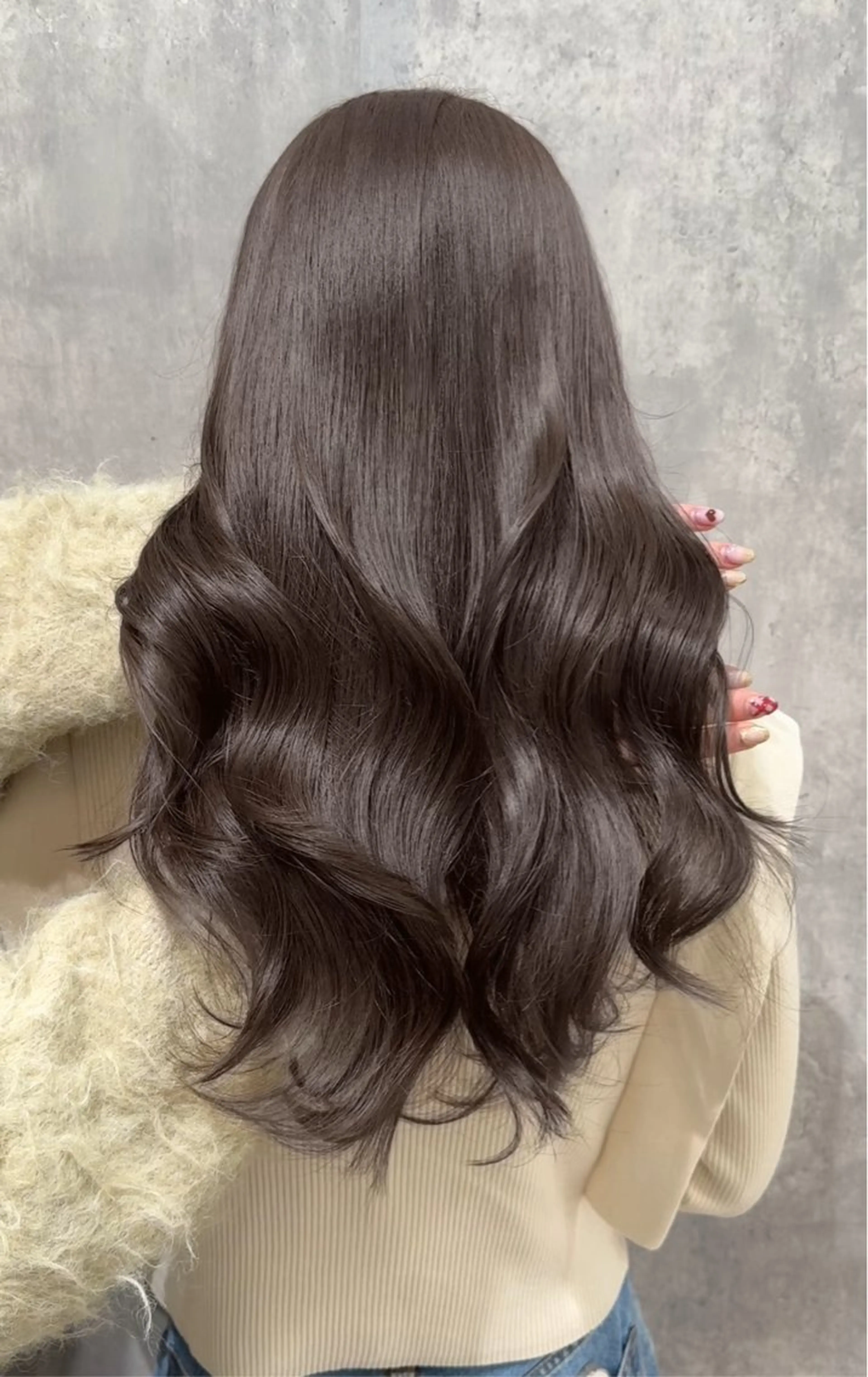 ロング カラー ブリーチ ブリーチなしカラー くびれヘア 顔まわりレイヤー 顔周りカット ヘアカラー トリートメント 髪質改善カラー× 美髪ストレート前出のヘアスタイル