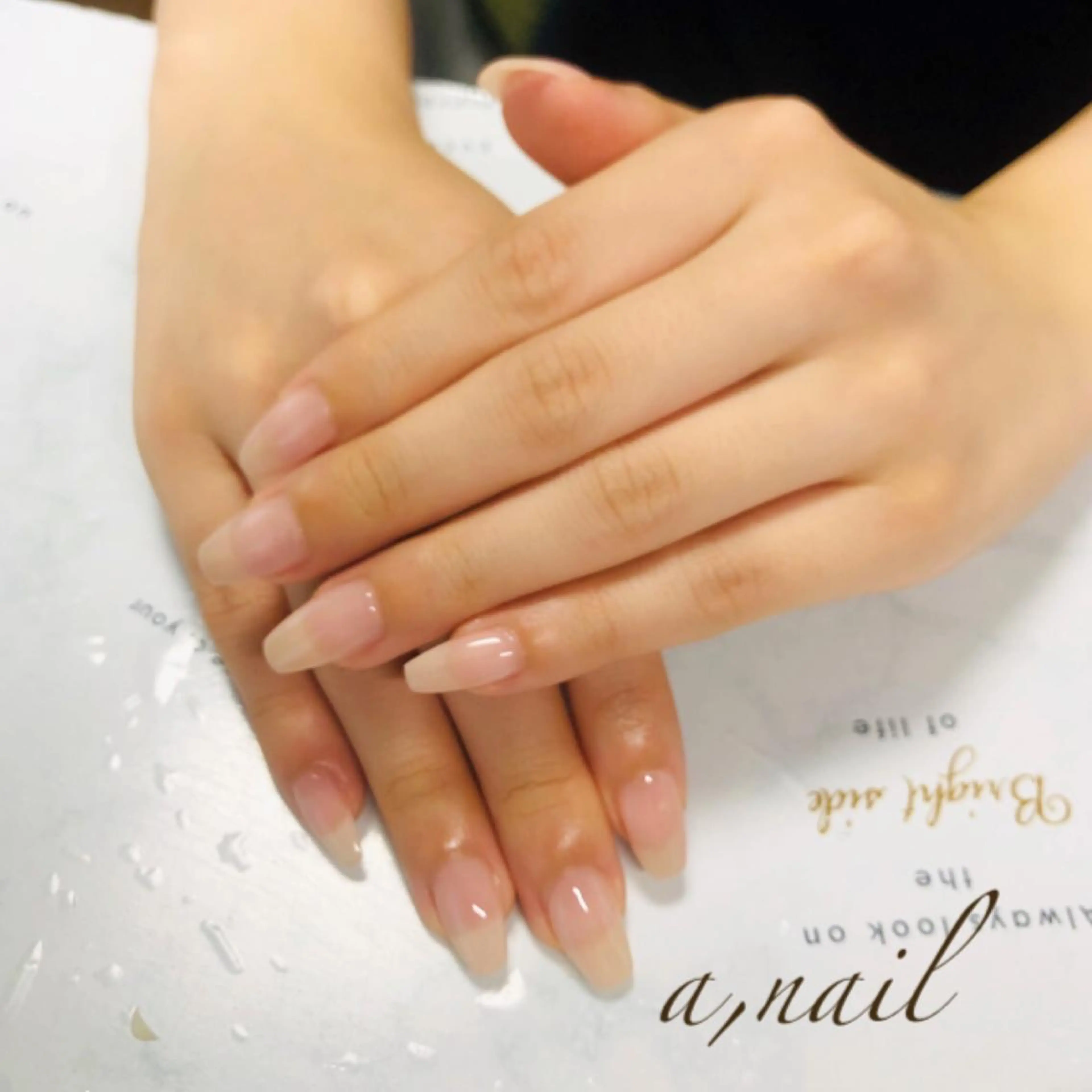 ネイル フットネイル ジェルネイル グラデーション ラメ(グリッター) ラメグラデーション ハンドネイル ネイルサロン エーネイルのネイルデザイン