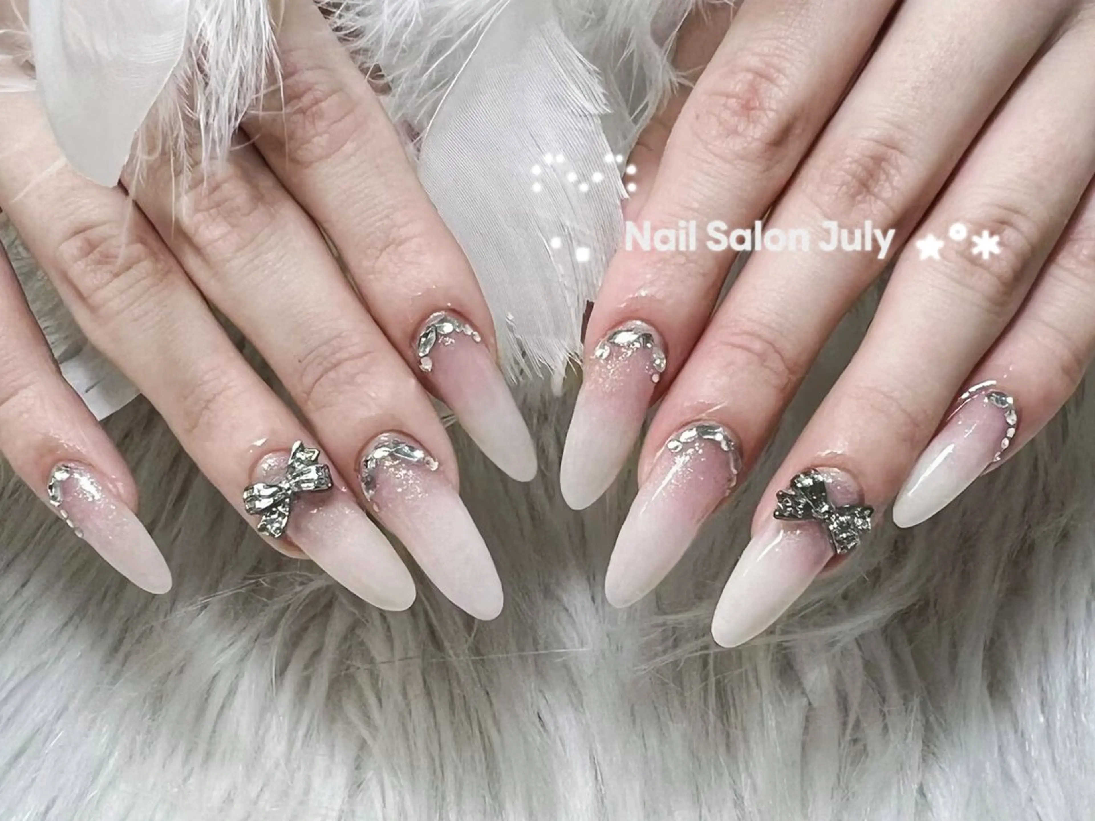 ネイル アートネイル オーロラネイル ジェルネイル ガーリー キラキラネイル ハンドネイル July モモのネイルデザイン