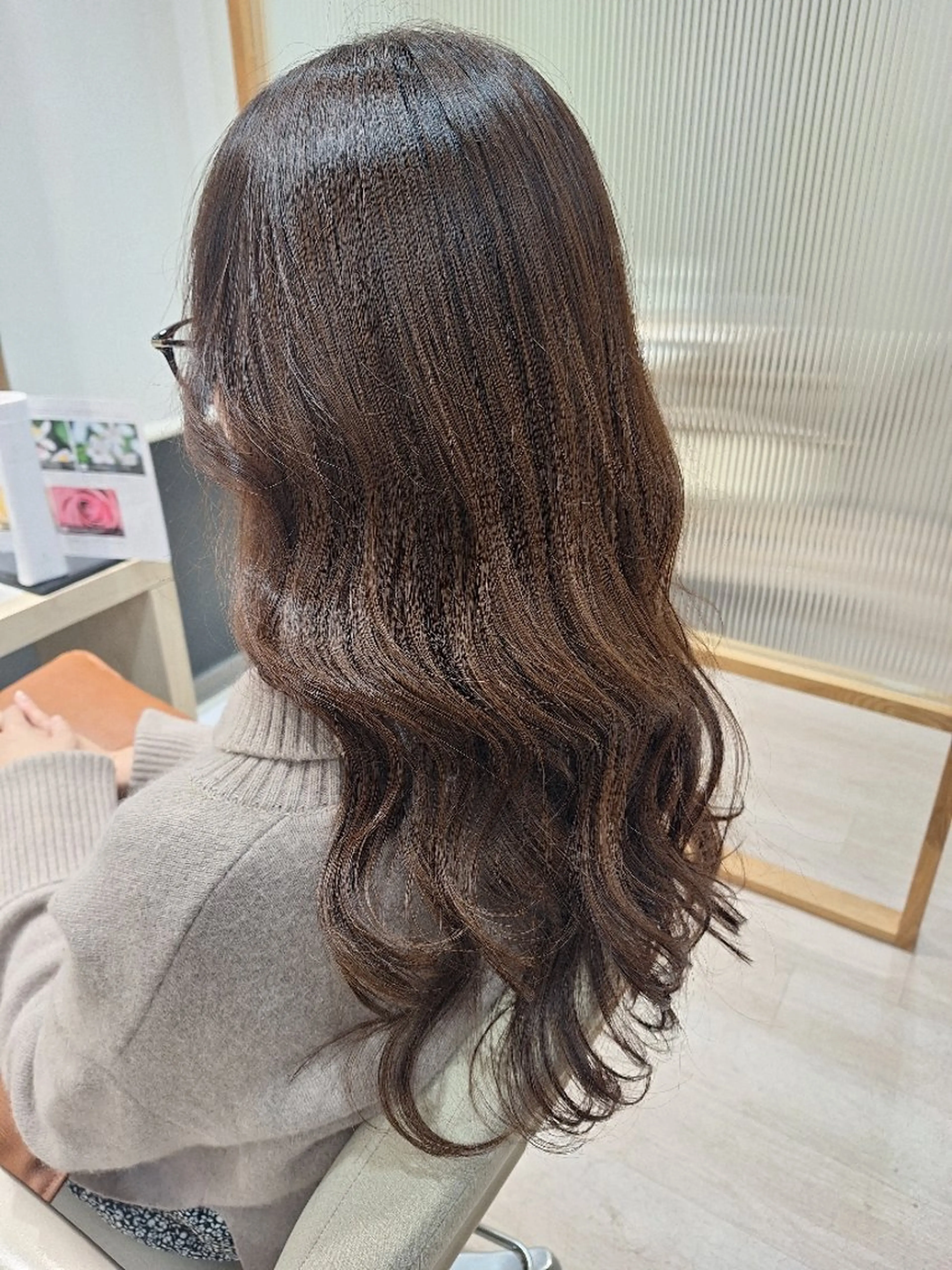 ロング アッシュ パープルカラー カット ヘアカラー トリートメント 山田 一貴のヘアスタイル