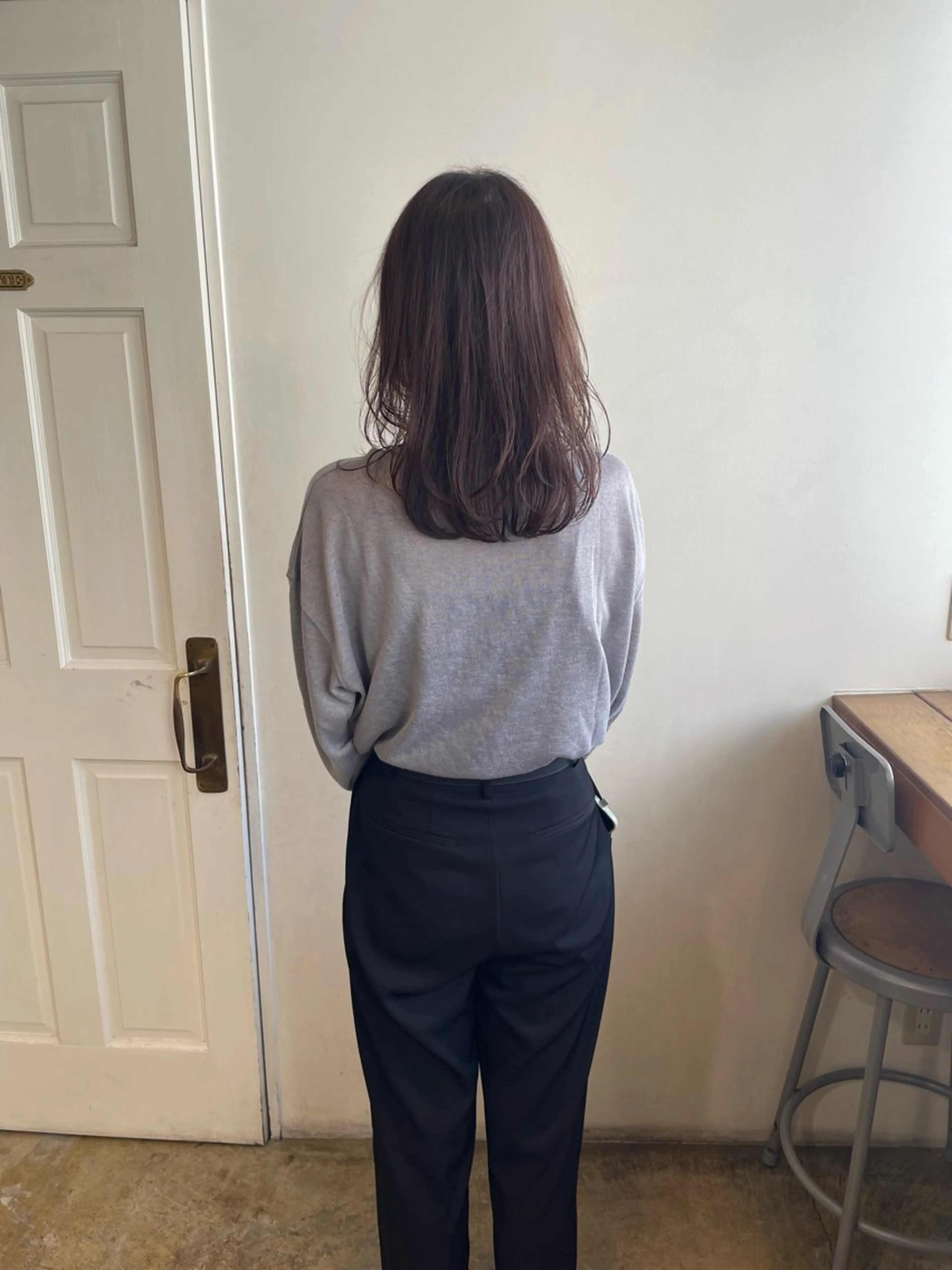 ミディアム カラー グレージュ カット ヘアカラー トリートメント MIOベージュカラー 柔らかいカラーのヘアスタイル