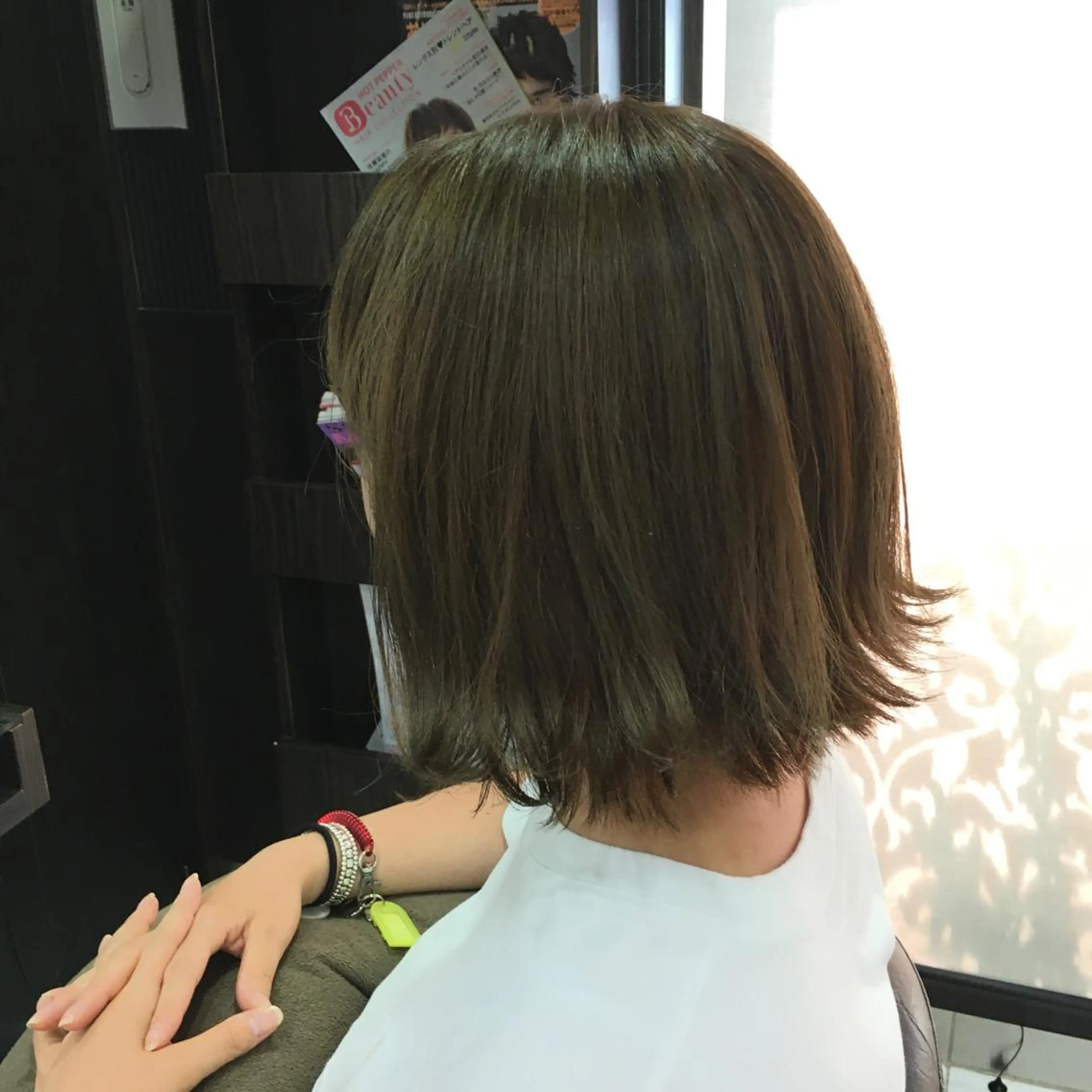 ショート カラー イルミナカラー トップスタイリスト 小澤純一のヘアスタイル