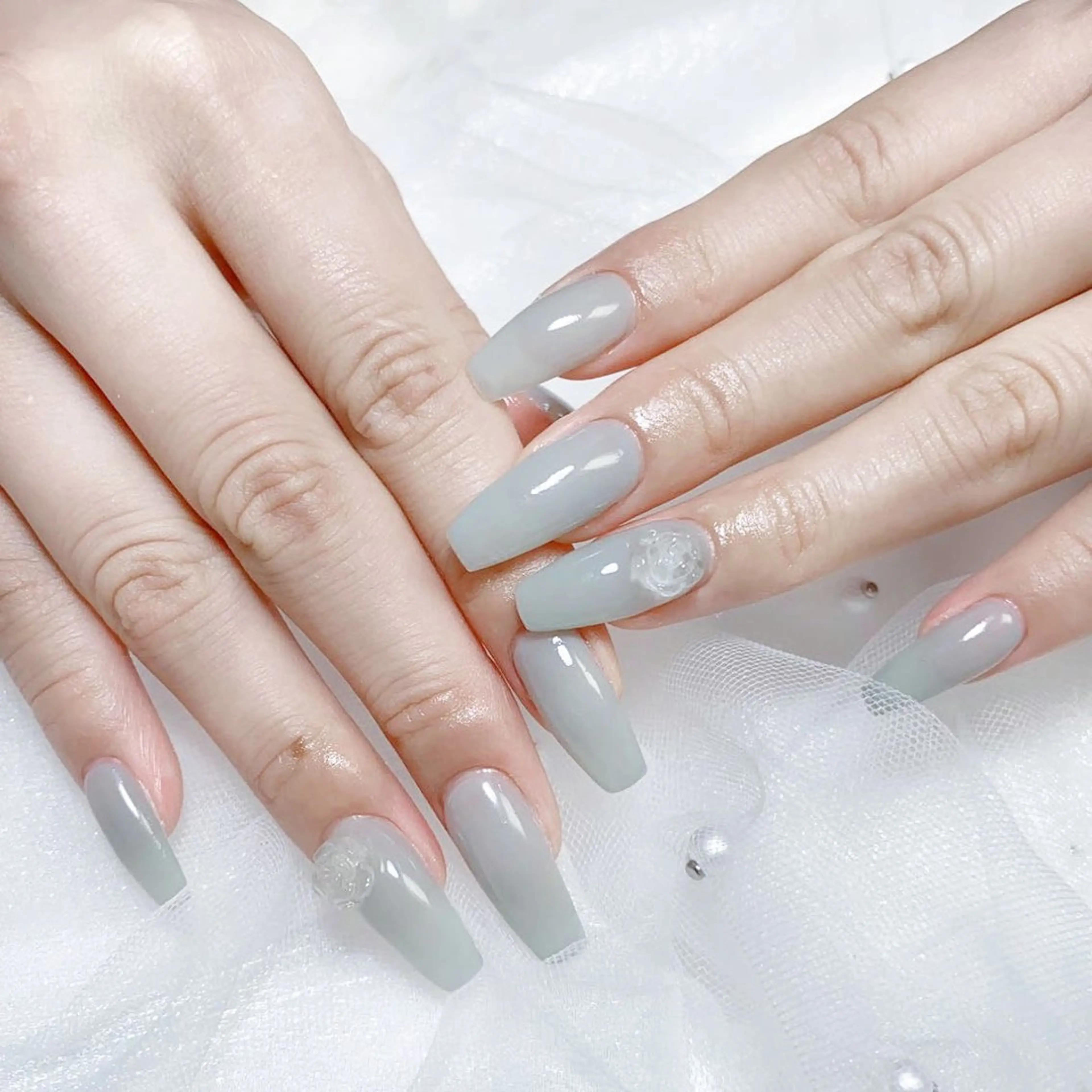 ネイル アートネイル オーロラネイル ガーリー キラキラネイル 韓国ネイル Nail salon 木にいるのネイルデザイン