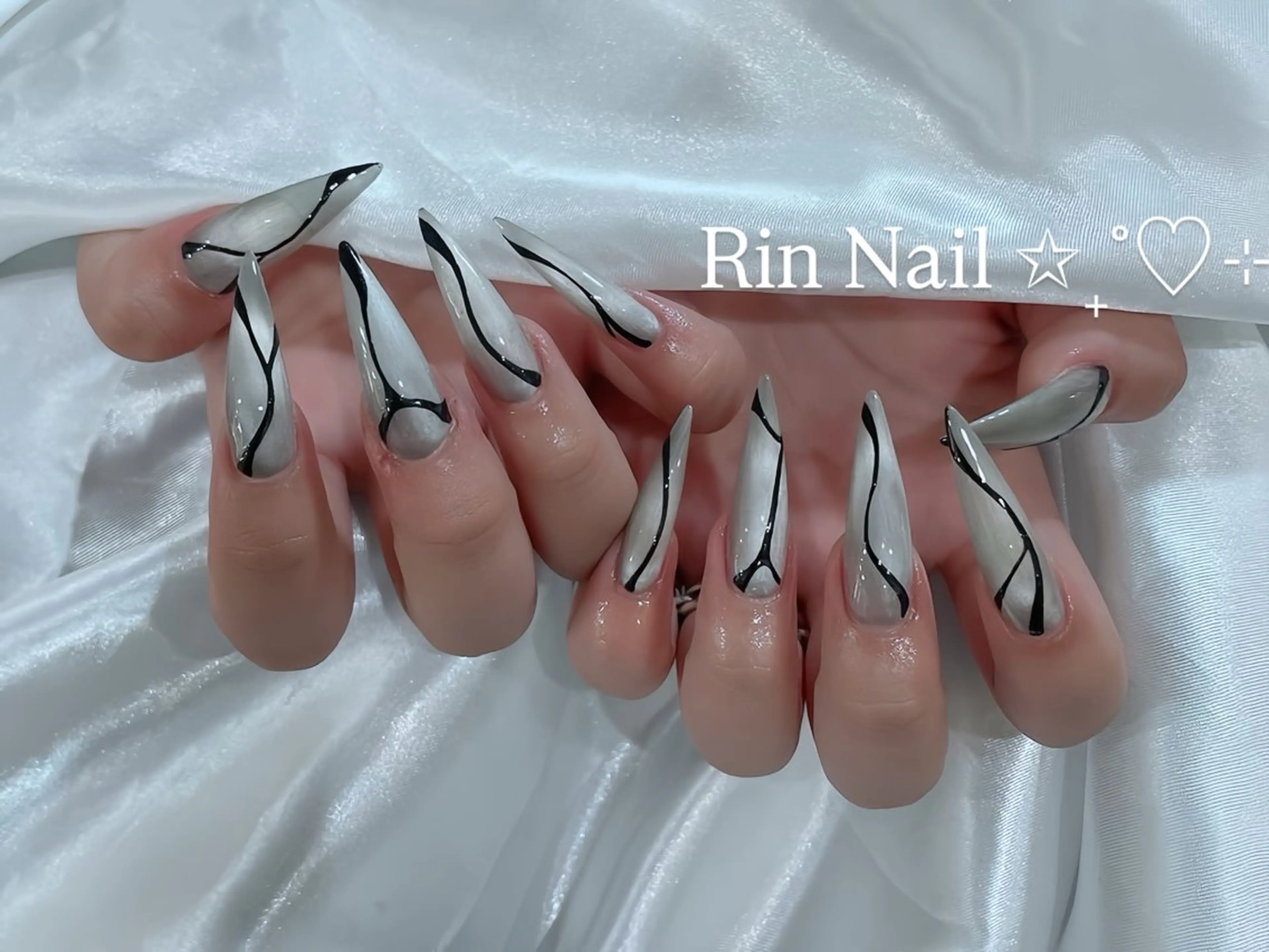 ネイル 成人式 ロングネイル ネイルチップ ハンドネイル Rin Nail 新大久保店のネイルデザイン