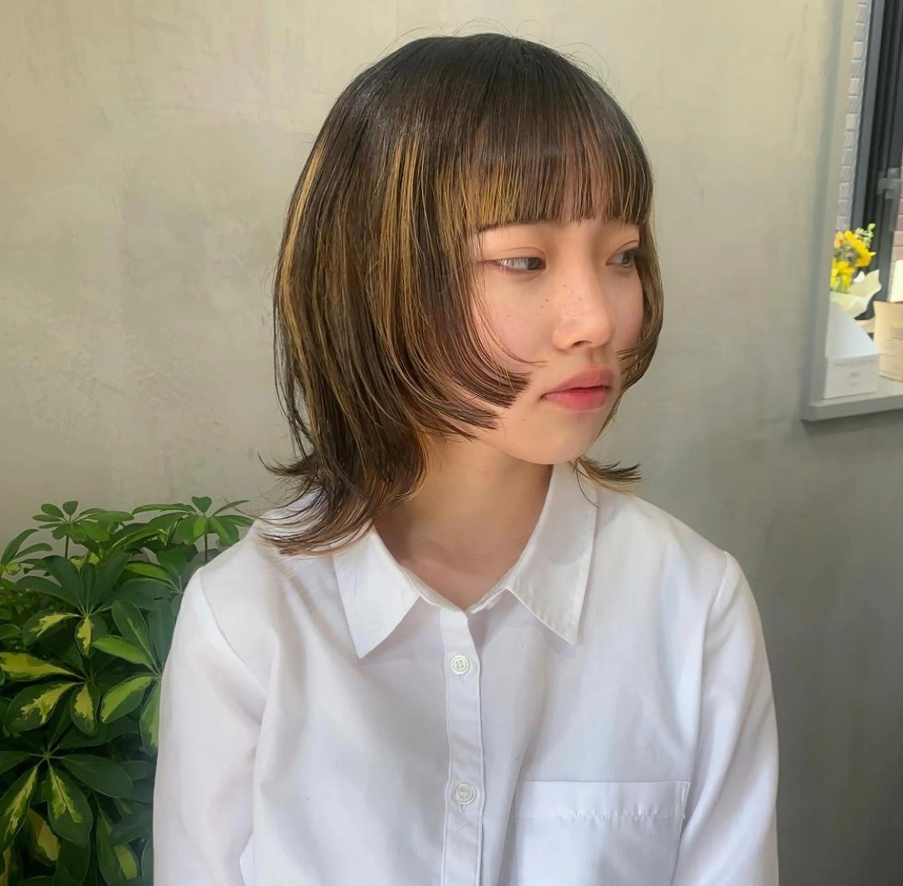 ミディアム カット ヘアカラー トリートメント 🤍aimi🤍 ウルフ/韓国ヘアのヘアスタイル